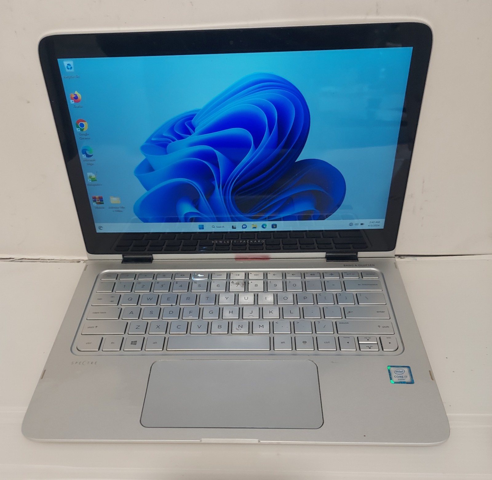 HP x360 TOUCHSCREEN SPECTRE CORE i7 256 SSD 8 RAM