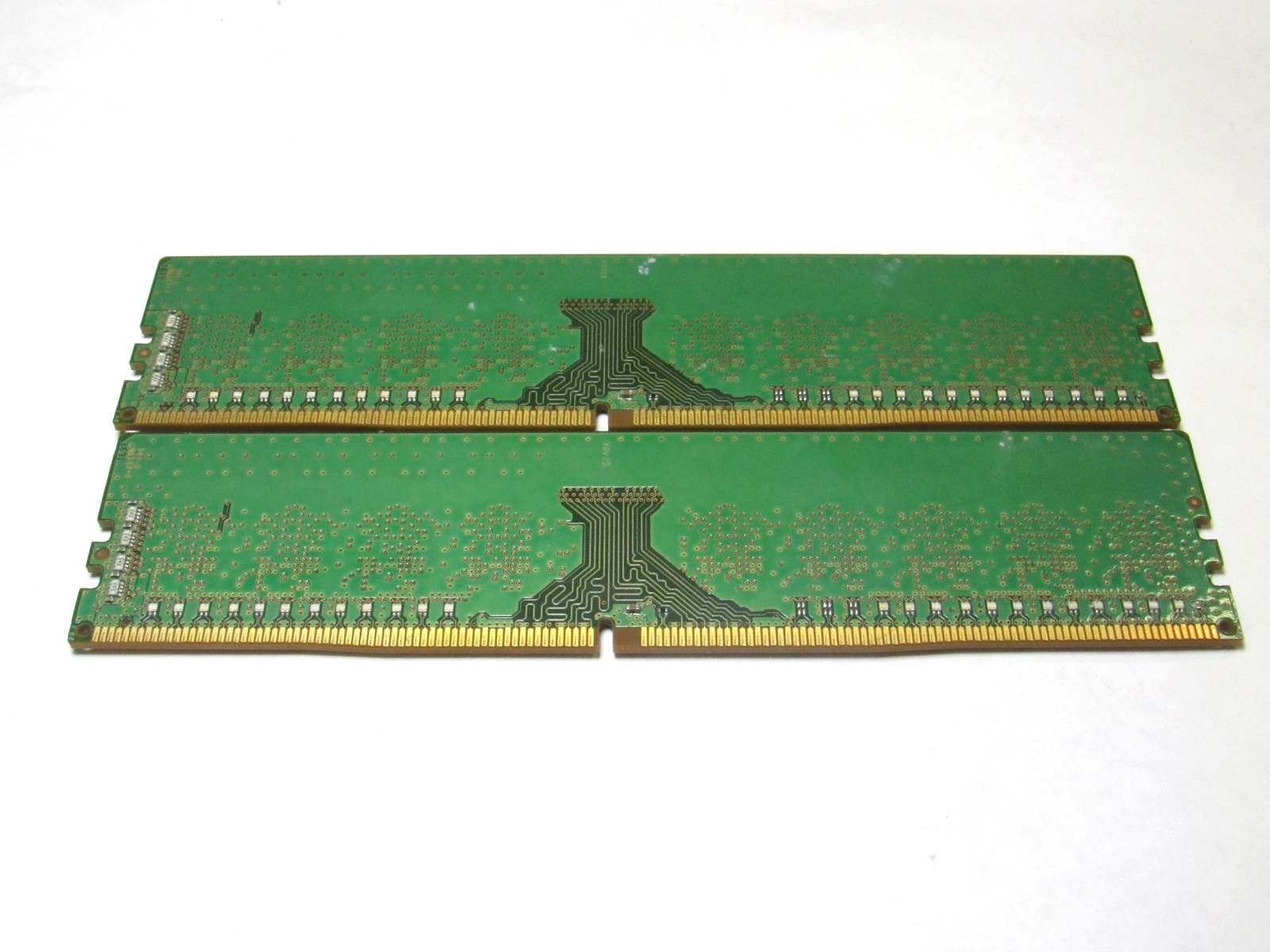 Samsung 16GB Kit (2x8GB) DDR4 2133MHz PC4-17000 UDIMM RAM M378A1K43BB1-CPB