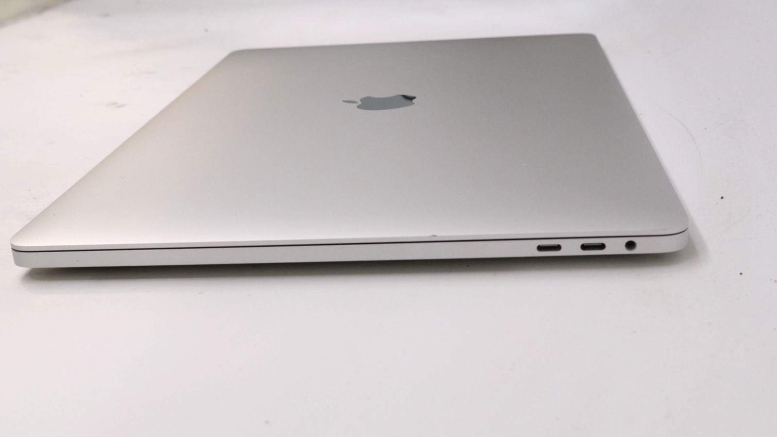 Apple Macbook Pro 16″ i9-9980HK 32GB 512GB – Very Good