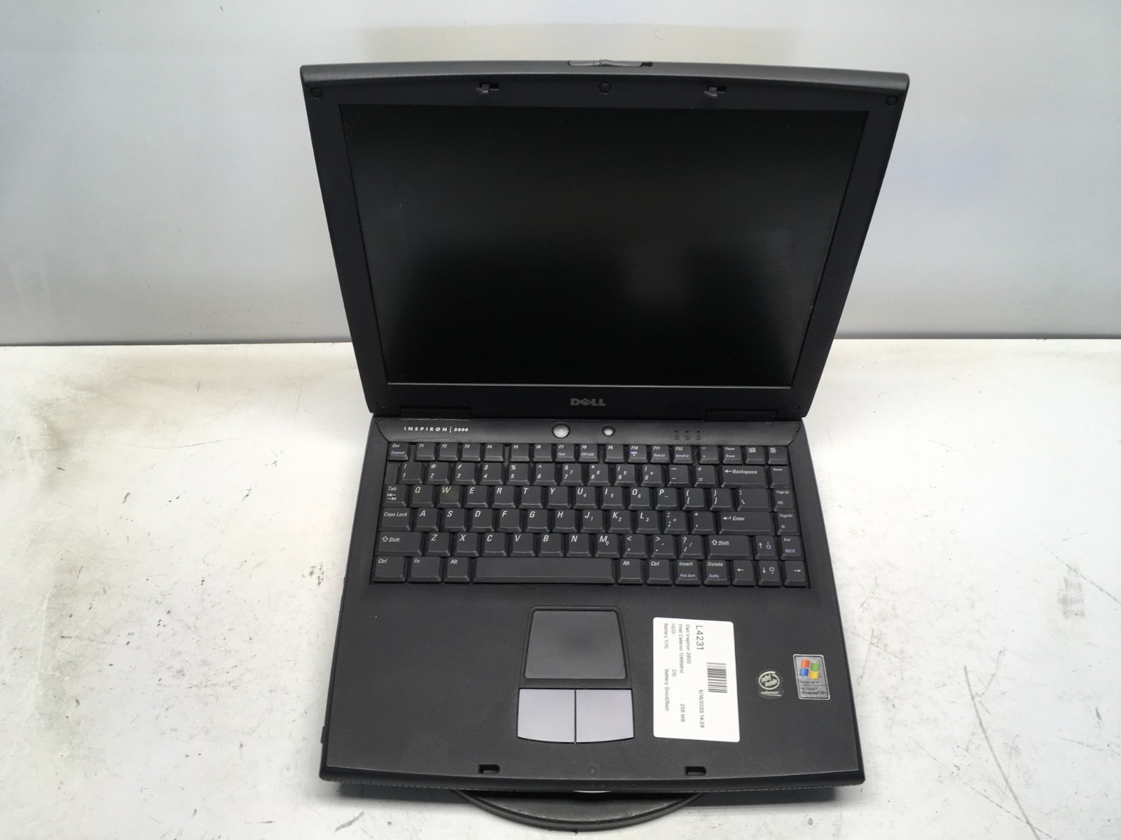 Dell Inspiron 2600 Intel Celeron 1066MHz 256 MB NO HDD/Batt Dim Screen