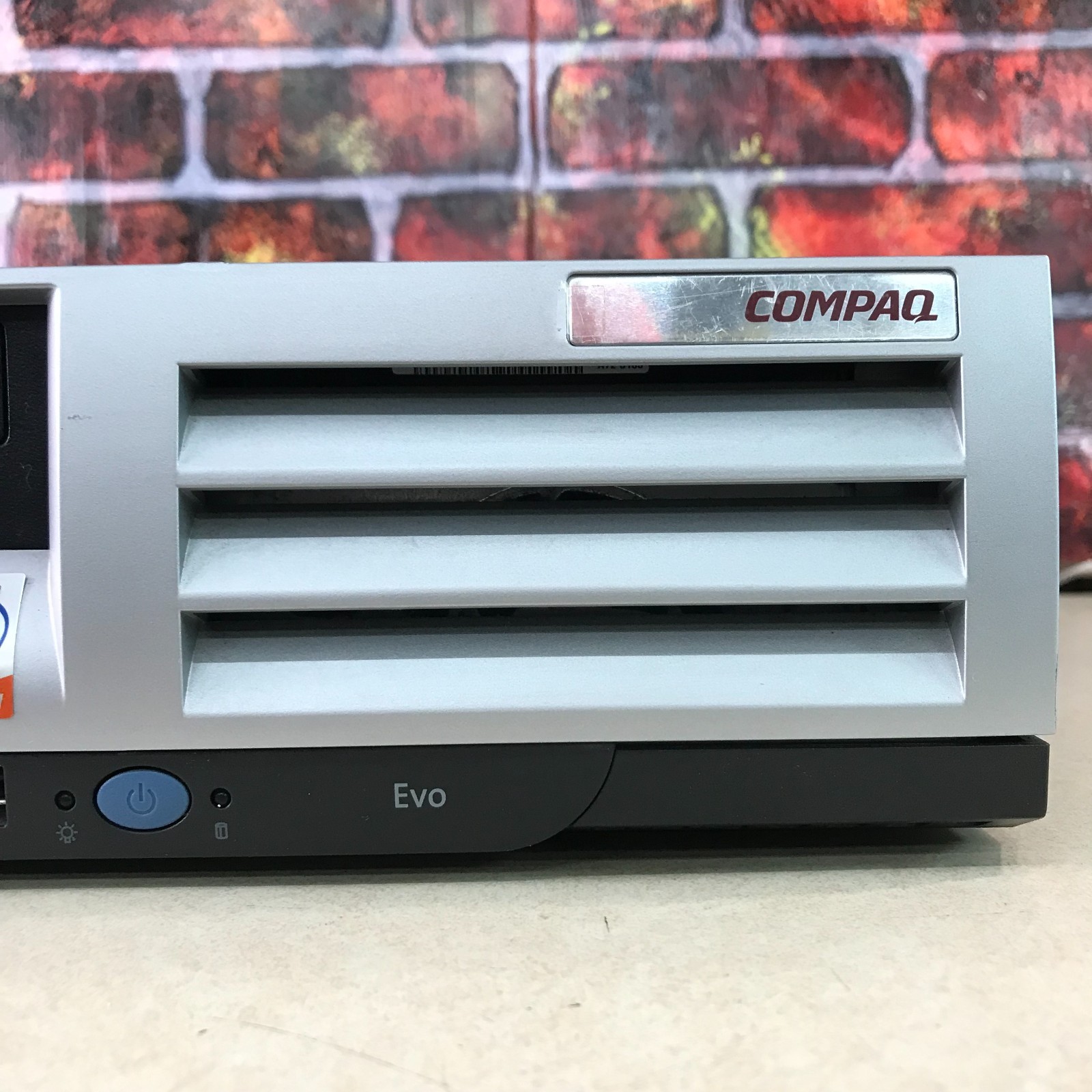 HP Compaq EVO SFF PC Retro Gaming Pentium 4 2.00GHz 256MB RAM (Windows XP Pro)