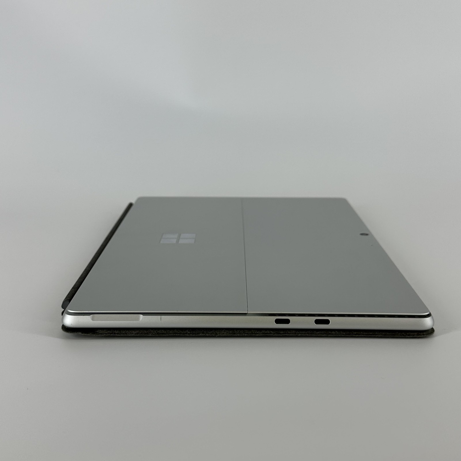 Microsoft Surface Pro 9 13 Platinum 2.7 GHz i7-1265U 16GB 256GB SSD Very Good