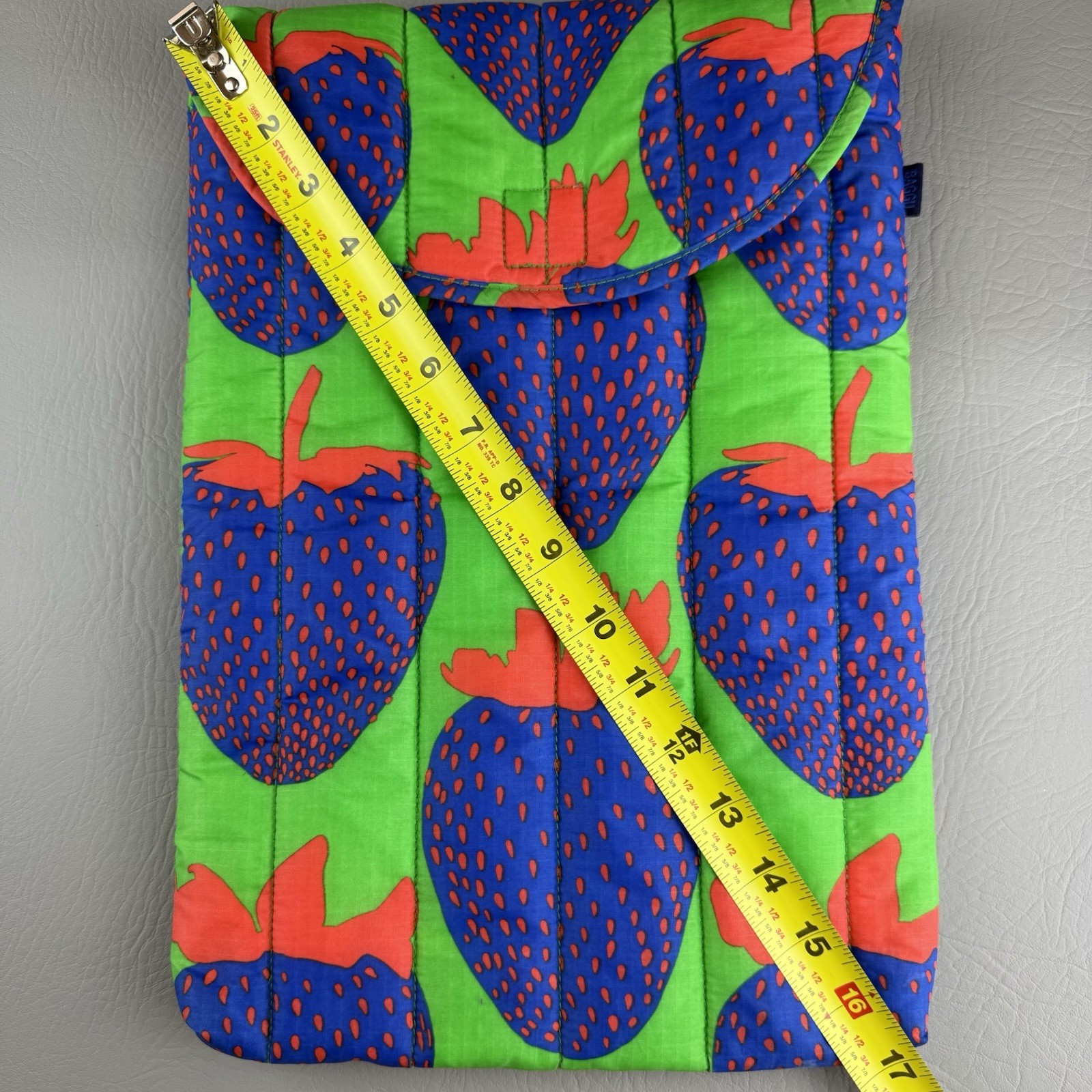 BAGGU Electric Strawberry 16” Laptop Sleeve DISC Green/Blue Symmetrical Pattern