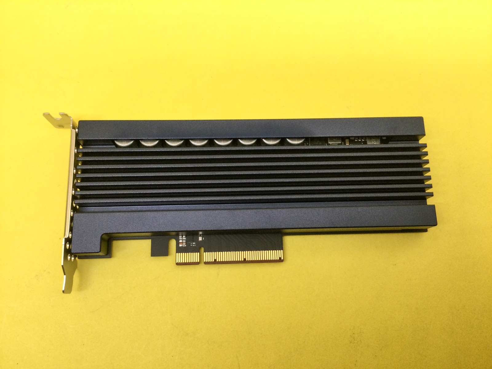 Samsung PM1725 1.6TB PCIE 3.0×8 NVMe HHHL Enterprise SSD MZ-PLK1T60