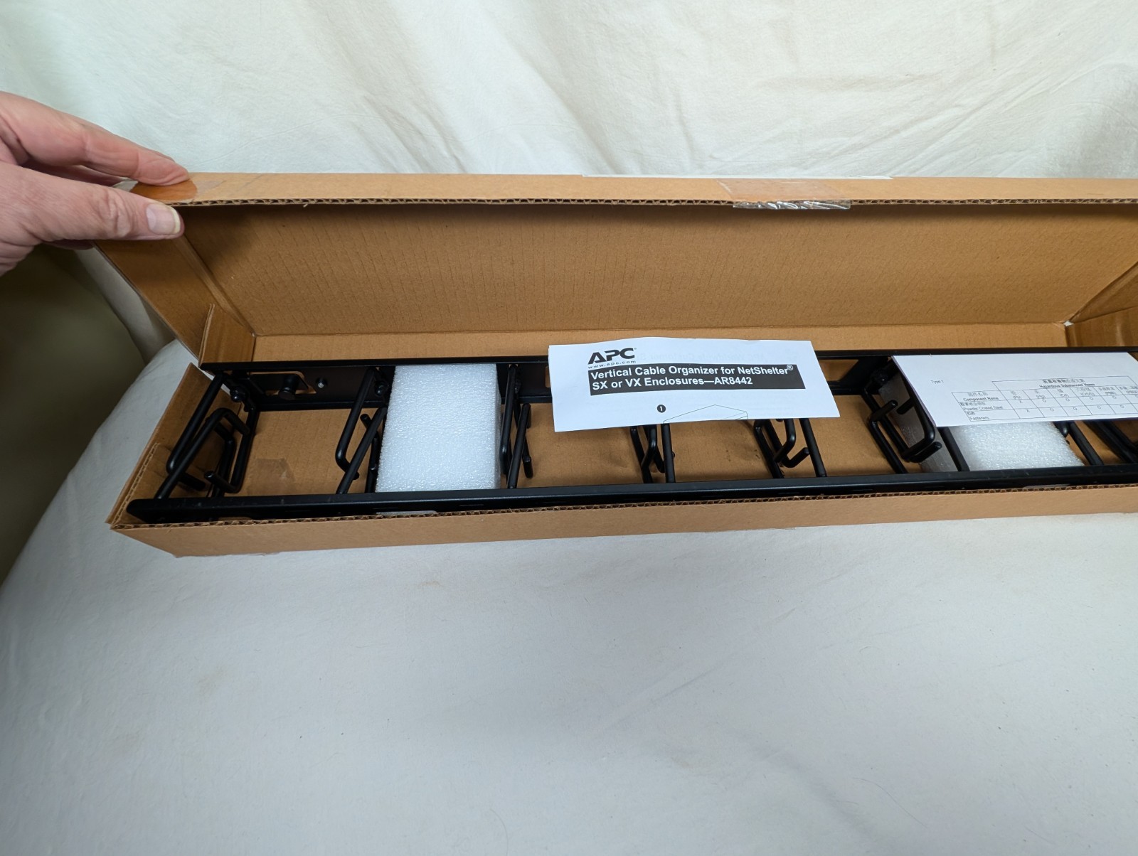 APC Schneider AR8442 NetShelter Cable Management Vertical Cable Manager – New