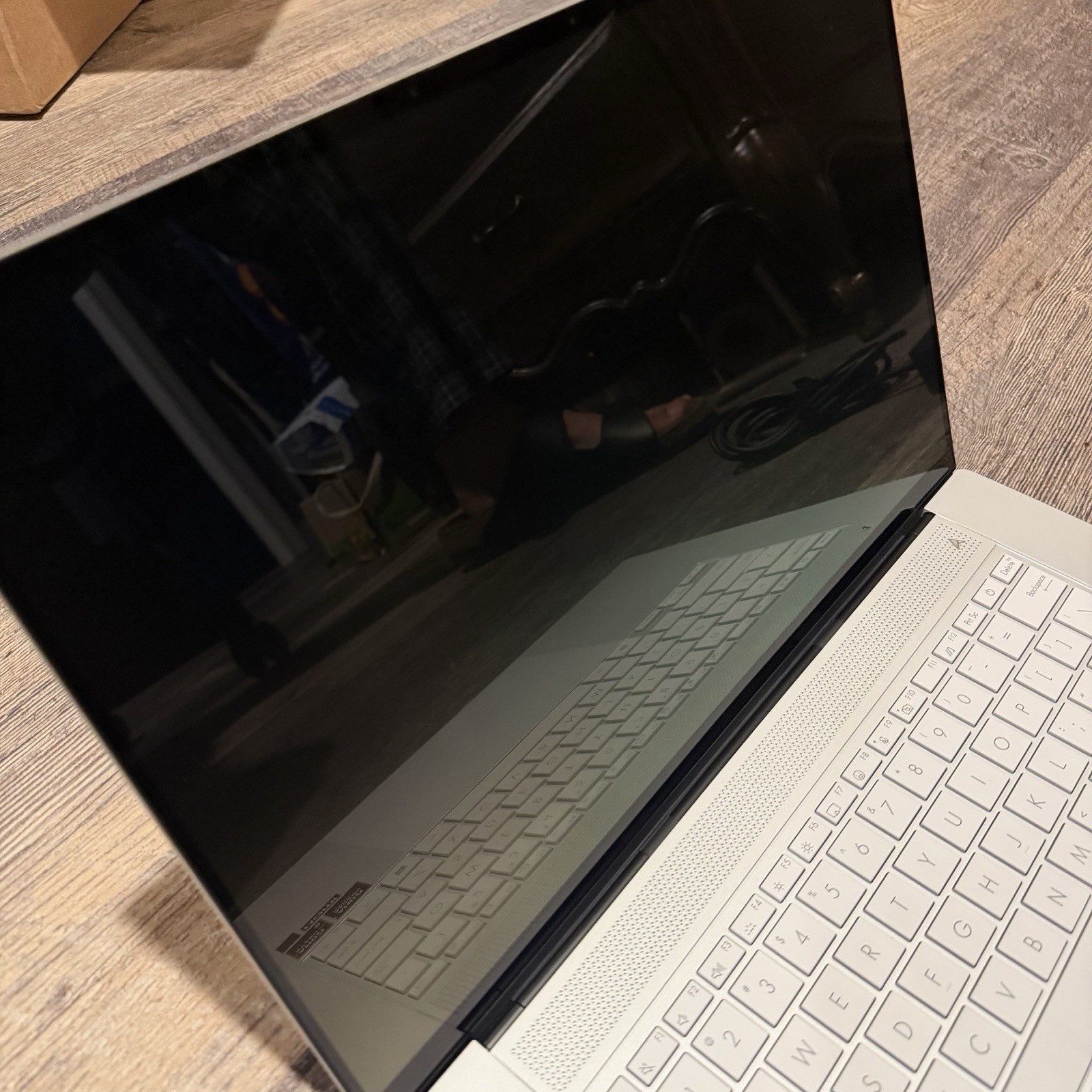 ASUS Zenbook S 16 16” 3K OLED Touchscreen 120Hz AMD Ryzen AI 9 365 24GB 1TB SSD