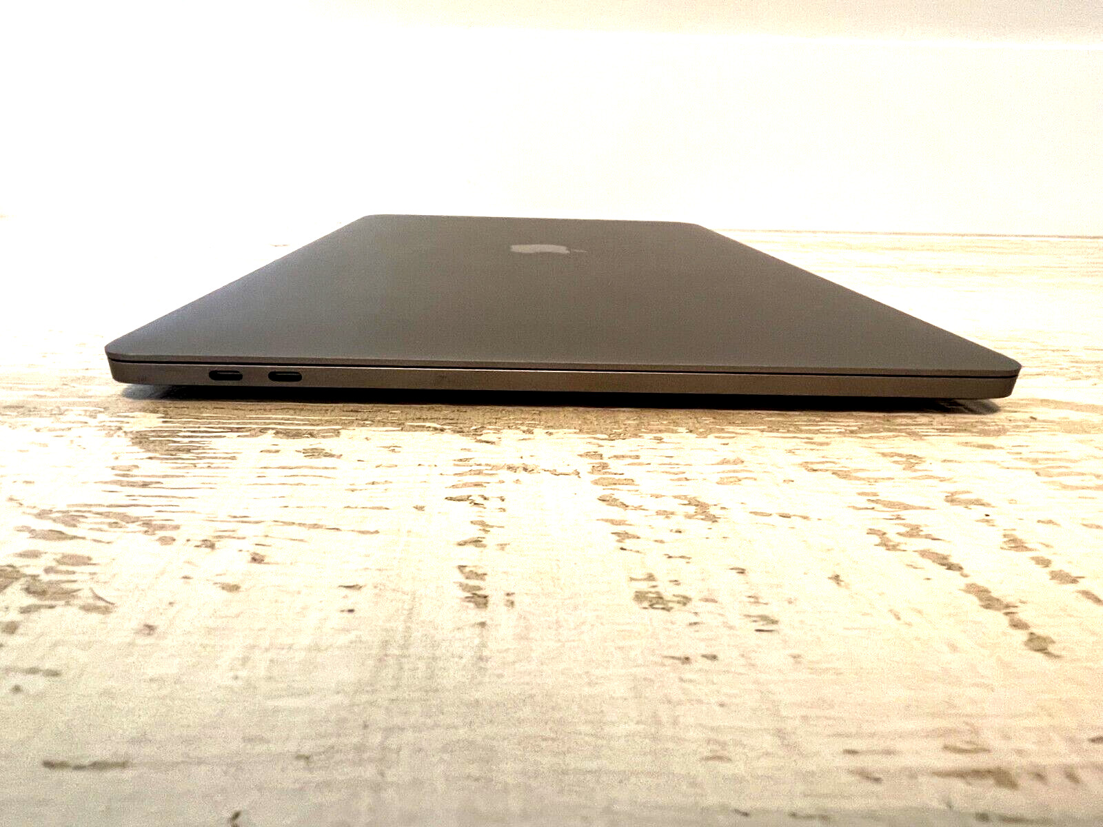 Apple MacBook Pro 15″ Touch Bar 256GB SSD 16GB i7 Ventura Space Gray – Warranty