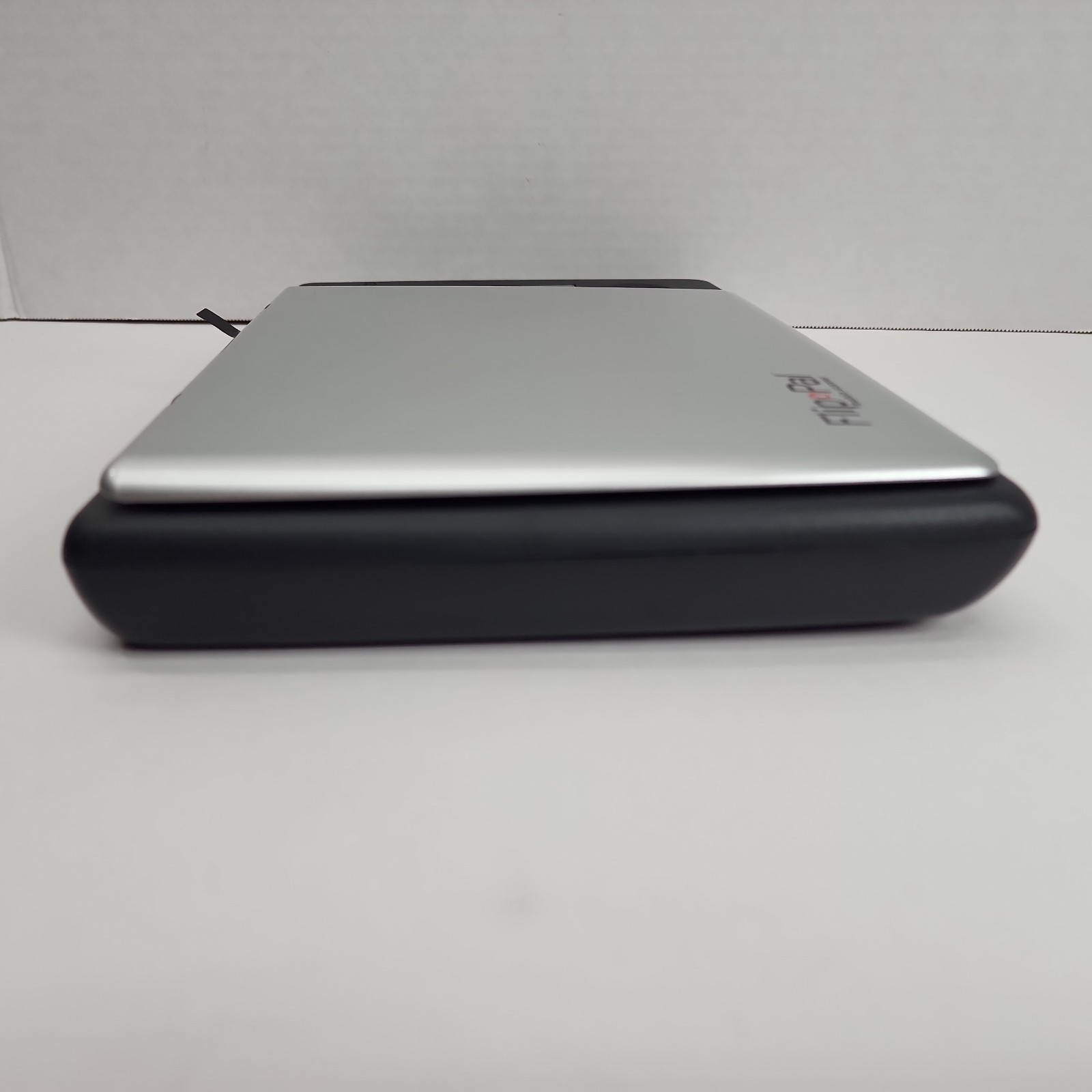 Flip Pal 100C Mobile Scanner w/ 2GB SD Memory Card & Travel Case – TESTED
