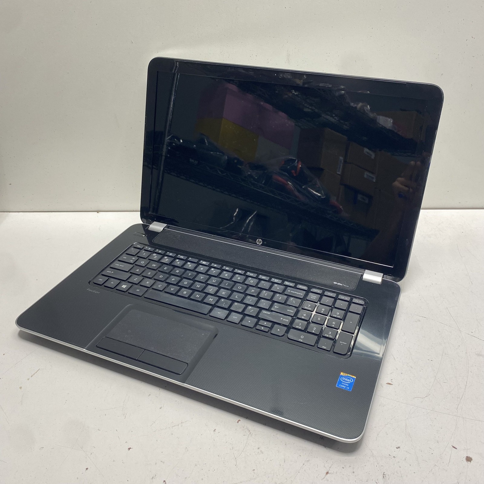 HP Pavilion 17-e019dx 17.3″ Intel Core i3 Laptop No Hard Drive No OS Powers On