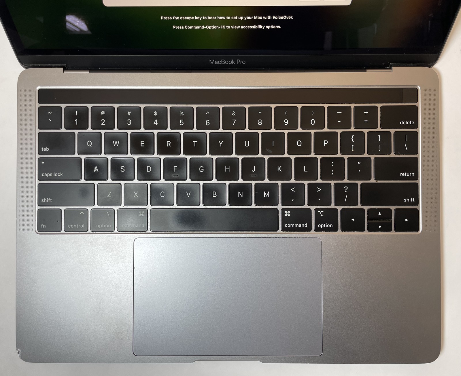 APPLE MacBook Pro A1989 2018 13″ Core i7 8559U 16GB 512GB SSD Gray Sequoia