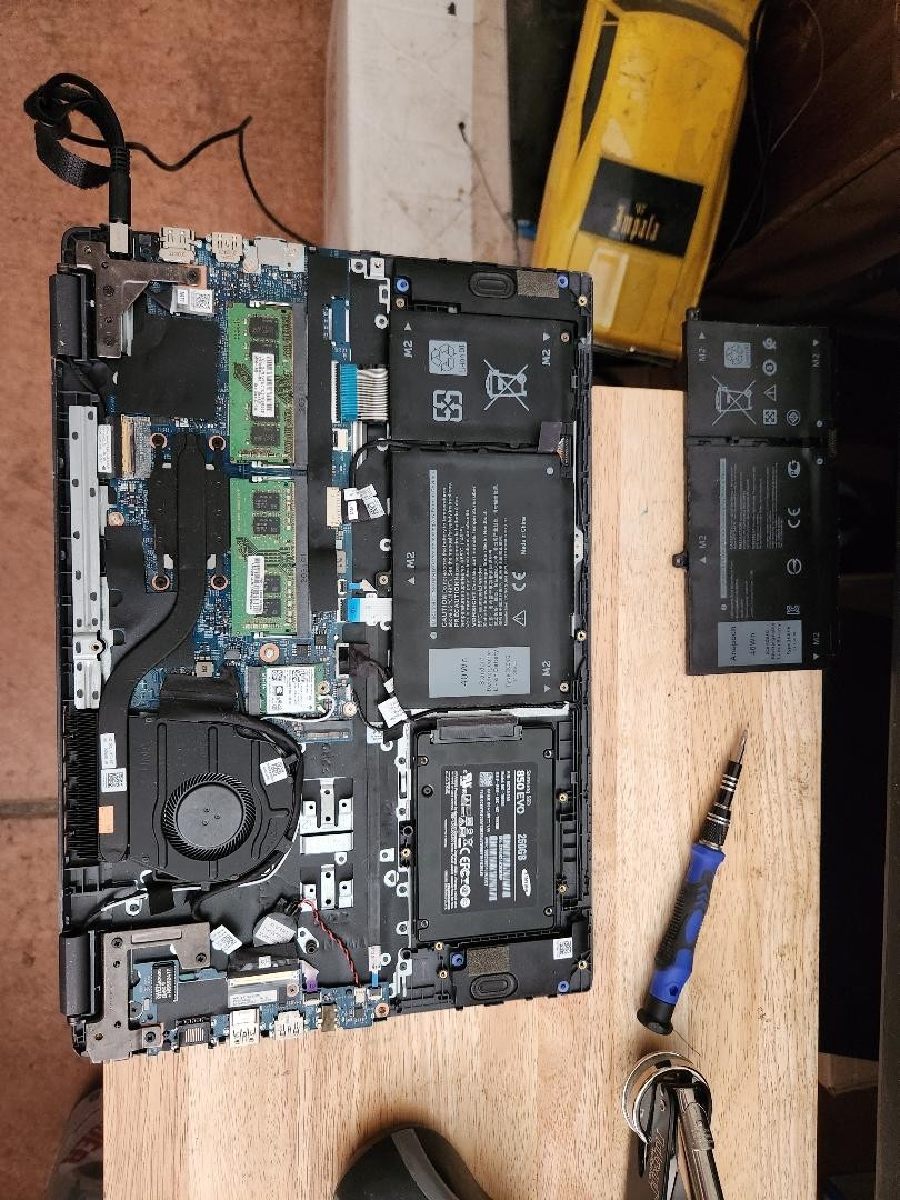 Dell Latitude 3510 15.6″ i5-10210U 16GB DDR4 240GB M.2 Win11P used