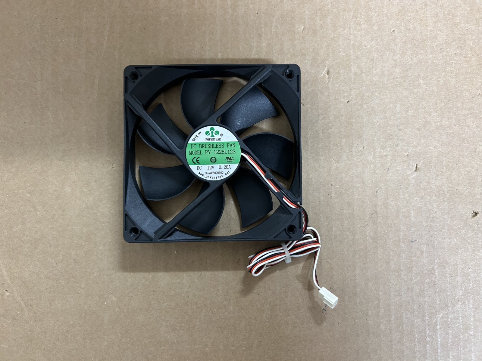 POWERYEAR PY-1225L12S DC12V 0.20A 12CM 12025 2-wire cooling fan