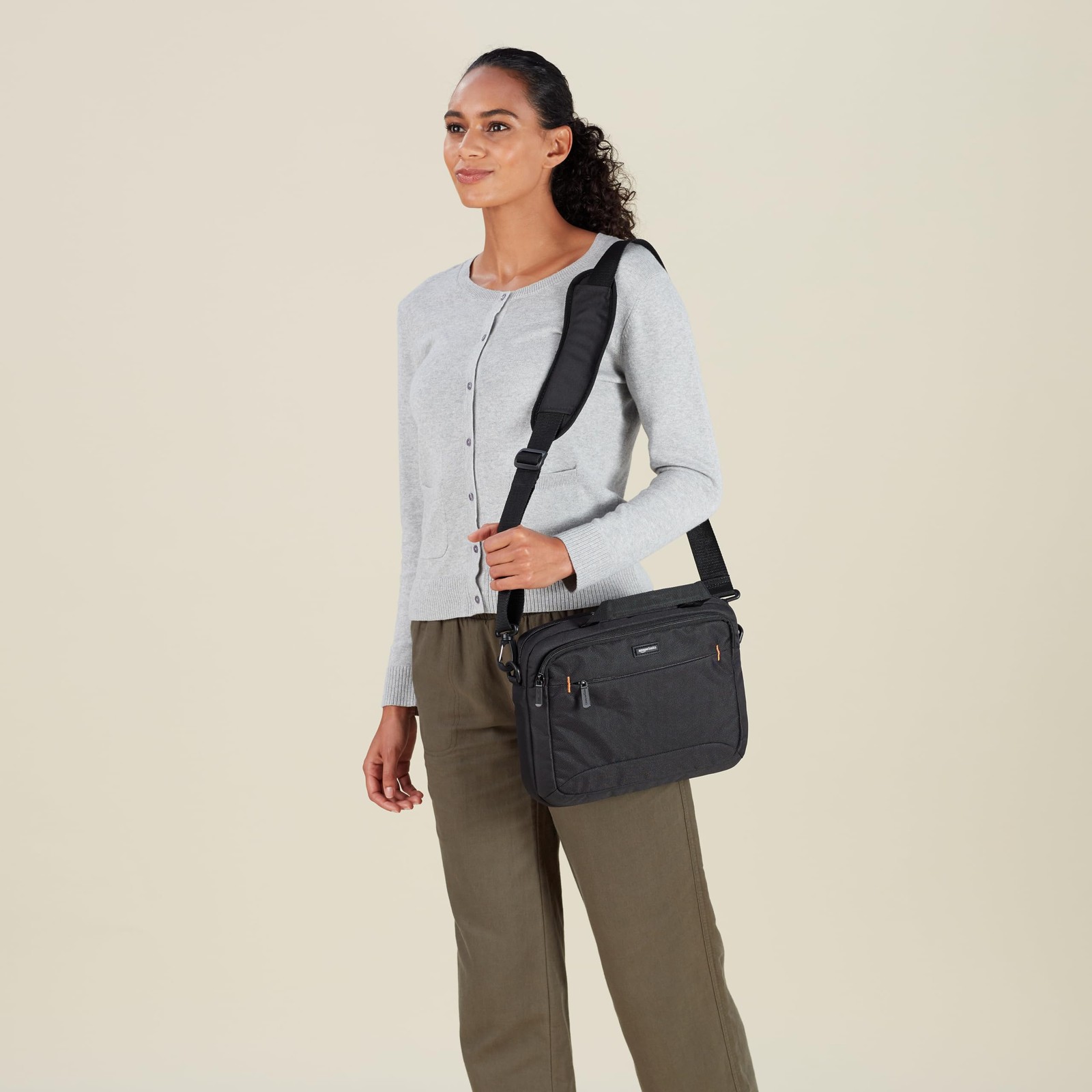 Amazon Basics 11.6 inch Laptop Bag with Shoulder Strap and Inch, Black