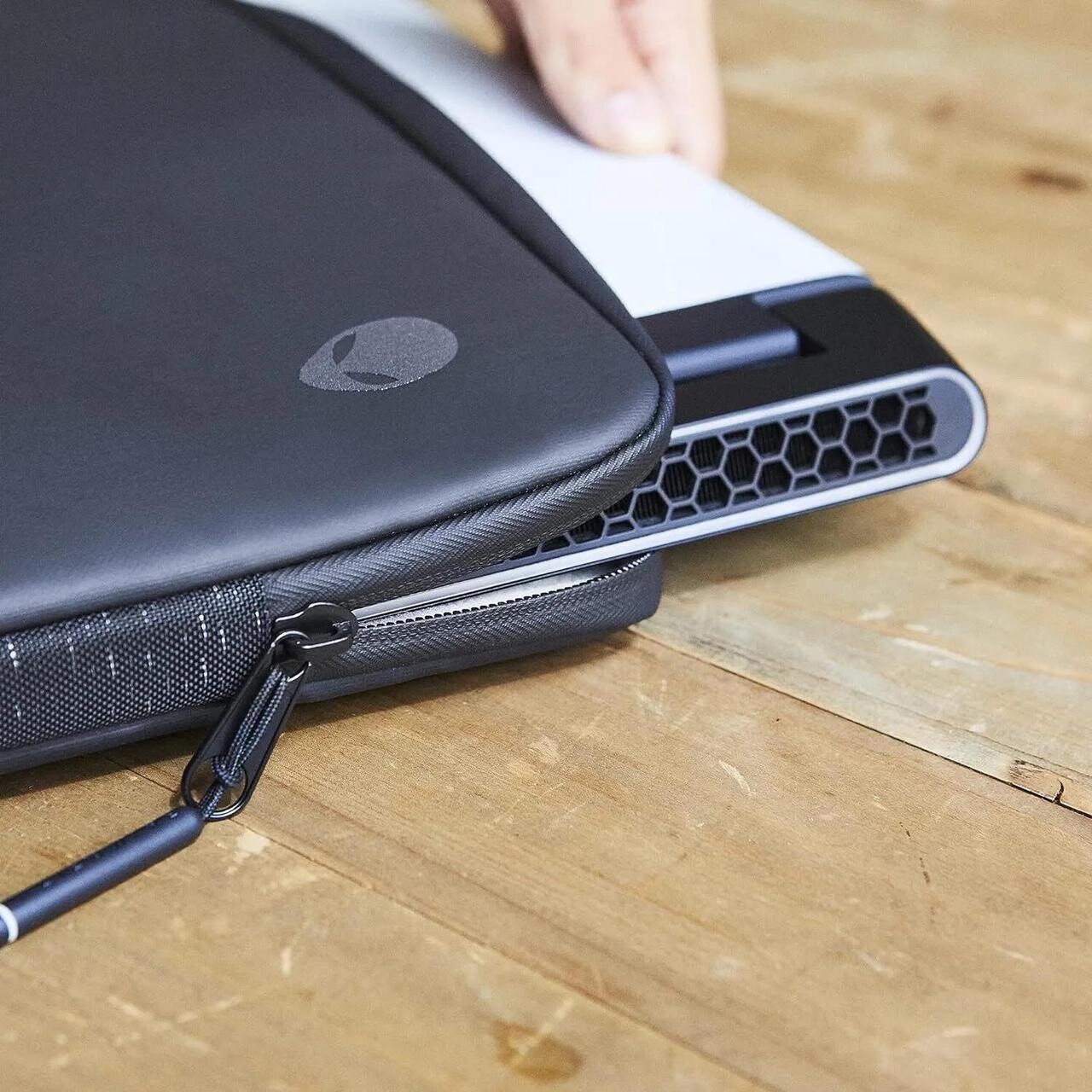 NEW Alienware 15″ AW1523V Horizon Sleeve Black Anti-scratch lining Gaming Bag