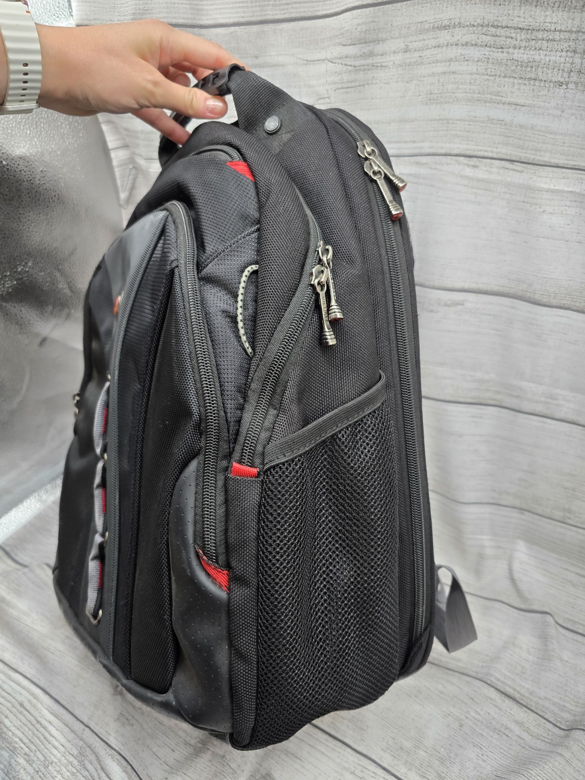 WENGER SWISS GEAR LEGACY 16″ LAPTOP BACKPACK BACKPACKS. MPN 600631.