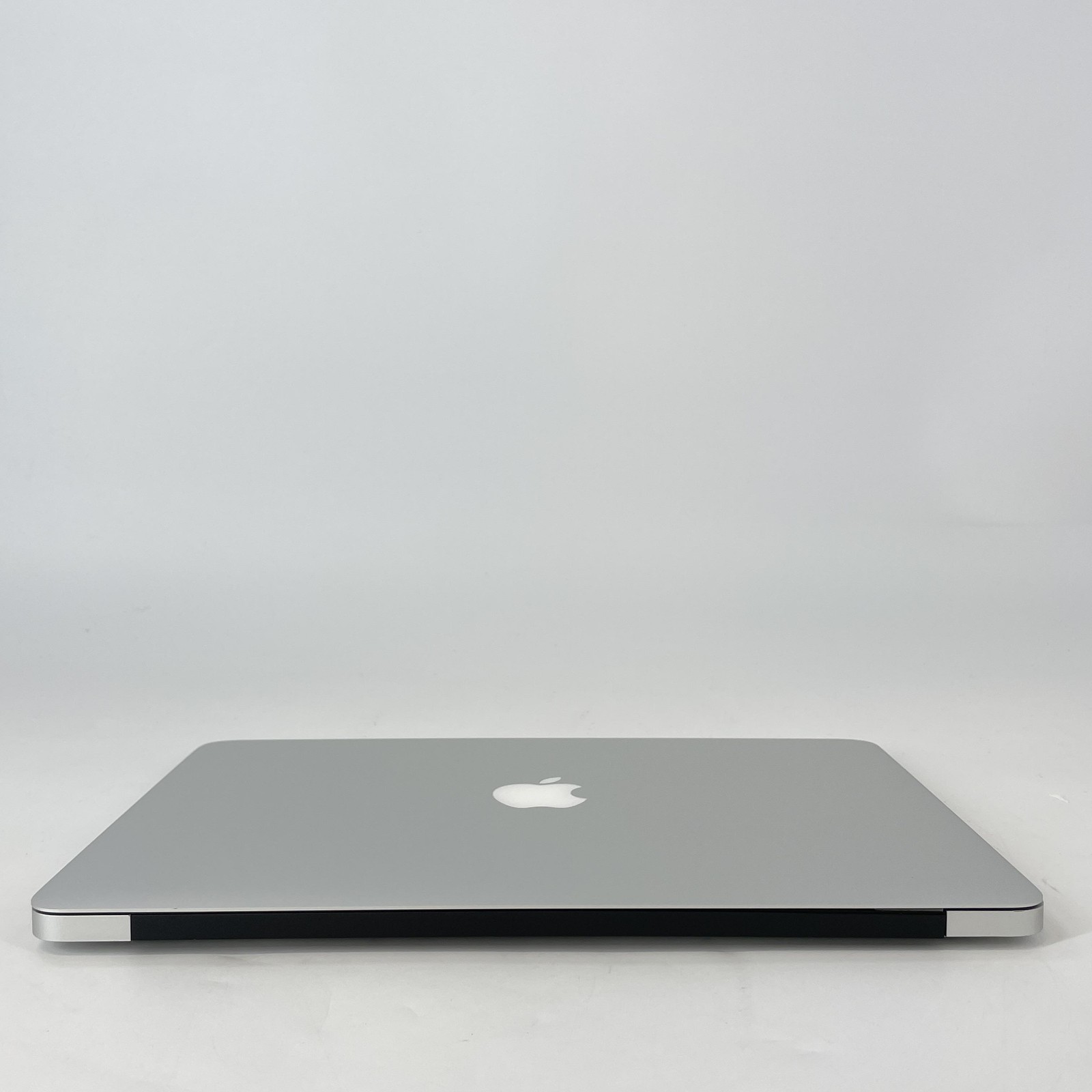 MacBook Air 13 Silver Early 2015 1.6 GHz i5 4GB 128GB SSD Very Good – Frame Gap