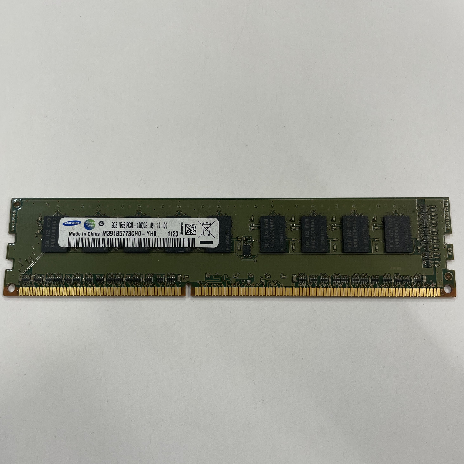 Samsung 2GB DDR3 RAM PC3-10600 1333MHz non-ECC Unbuffered DIMM M391B5773CH0-YH9