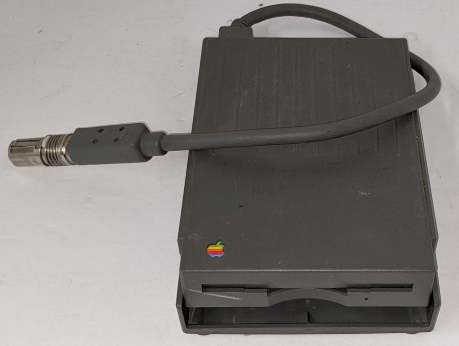 Apple HDI-20 External 1.4MB Floppy Disk Drive – Great Condition