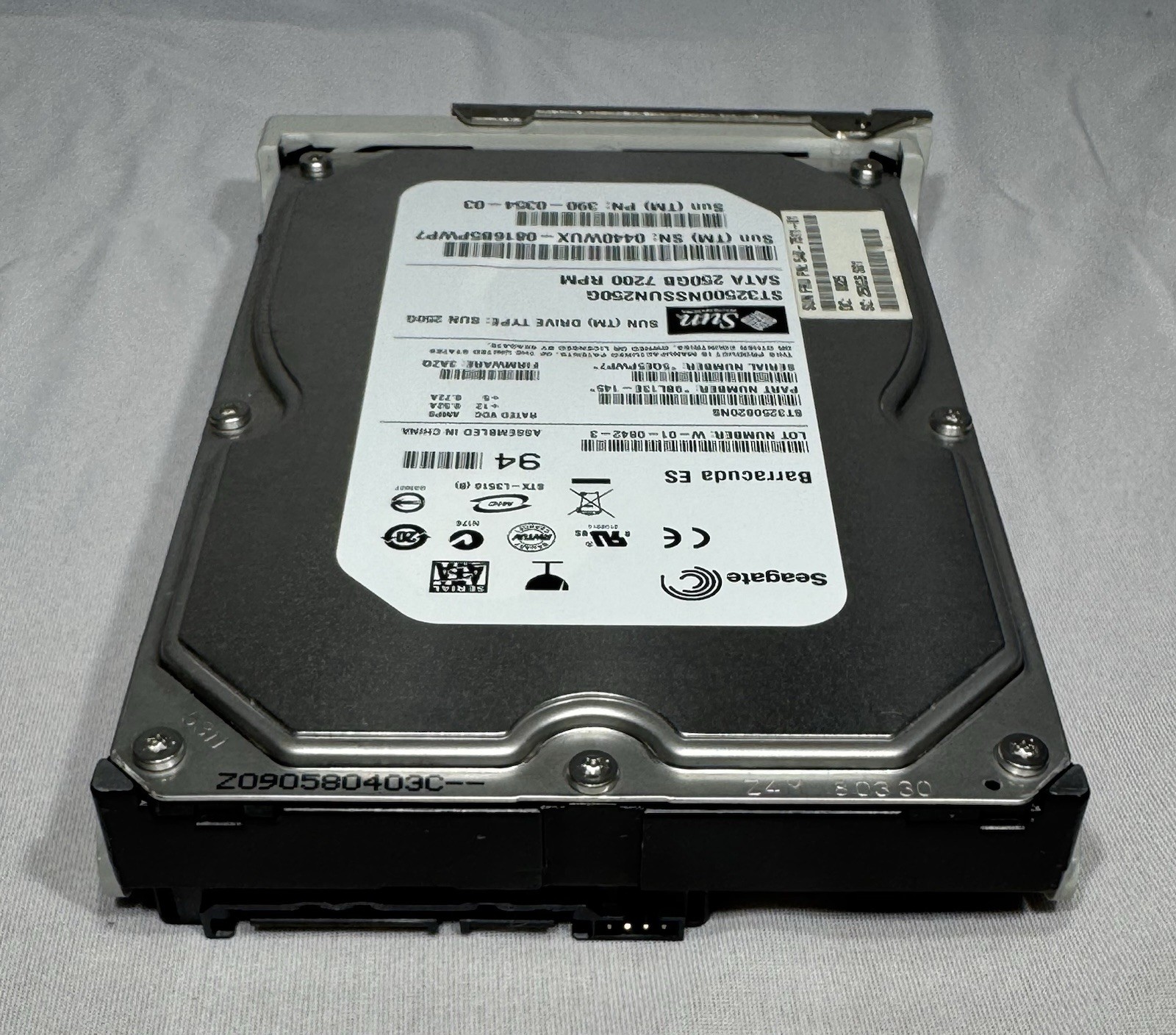 Sun 540-7511 250GB3.5″ 7200RPM SATA 3.0Gb/s HDD w/SPUD Bracket – Sun Ultra 24