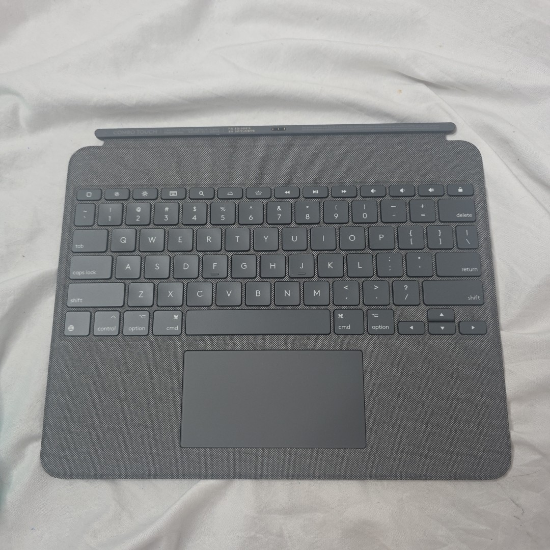 Logitech Combo Touch Keyboard Case for iPad Pro 12.9″ 920-010097 (FOR PARTS (CBQ