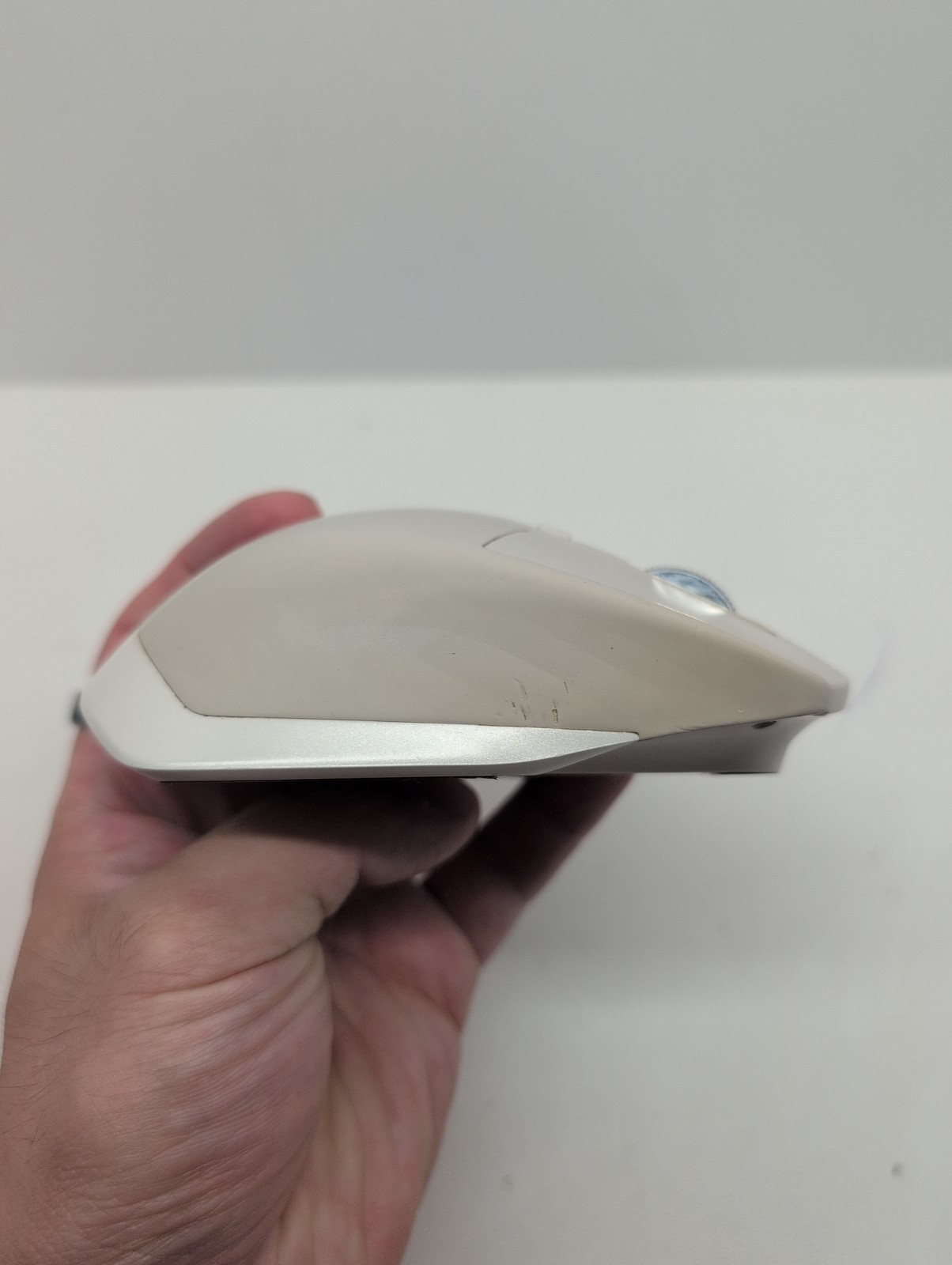 Logitech MX Master Wireless Mouse – 1st Gen – Pale gray with dongle