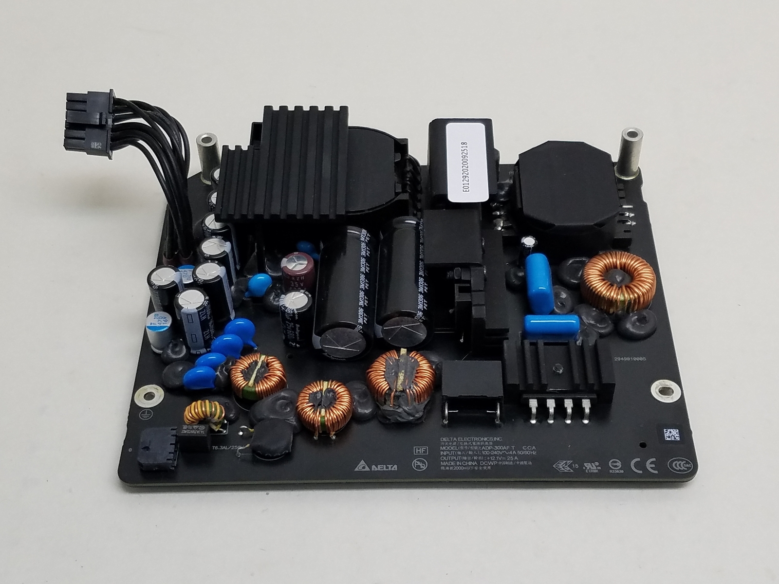Delta ADP-300AF T 12-Pin 300W Desktop Power Supply For iMac 27″ A1419
