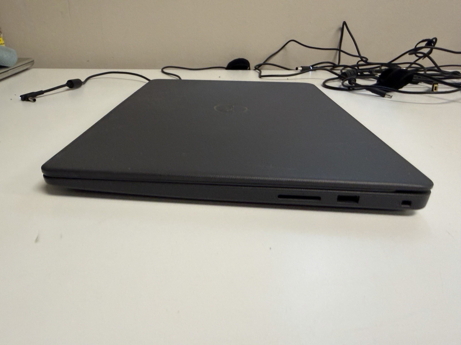 ✅ Dell Vostro 3400 ✅ 14″ FHD ✅ i5-1135G7 8GB RAM ✅ 256GB NVMe Win 11 Pro ✅ HDMI