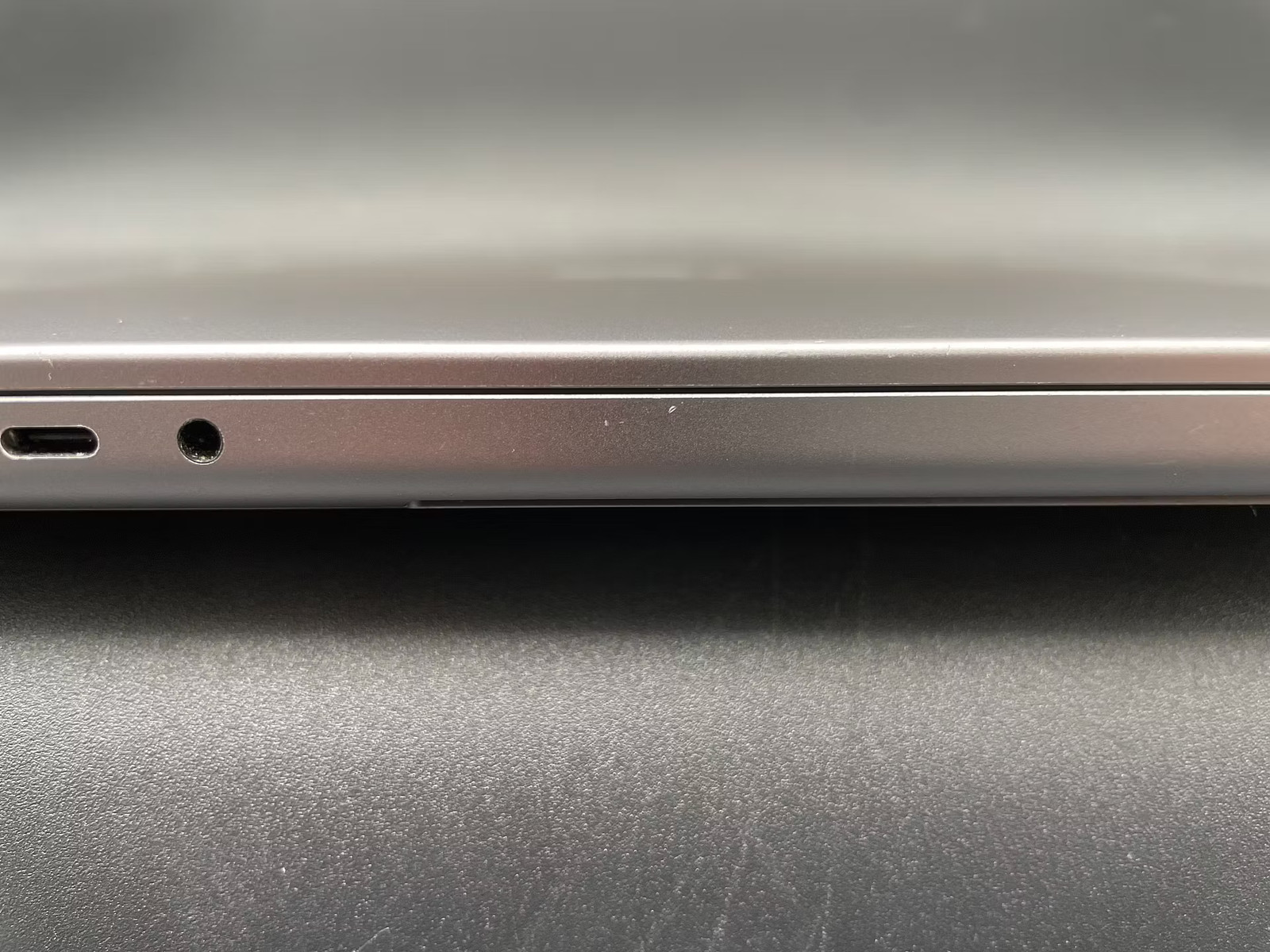 Apple MacBook Pro 14″ MKGP3 (M1 Pro 8-Core, 14-Core GPU -16GB-512GB SSD)