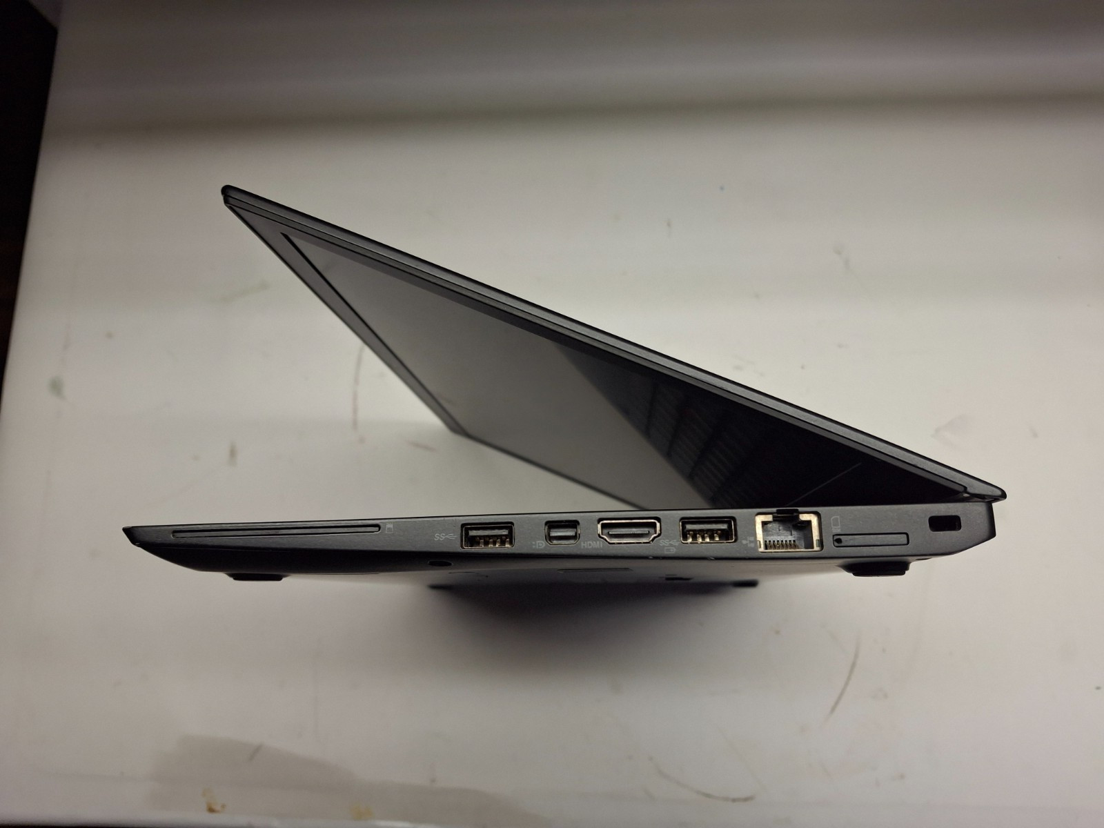 Lenovo ThinkPad T460s 14″ i5-6300u 2.40GHz – 8GB RAM – 256GB SSD – Win 11Pro