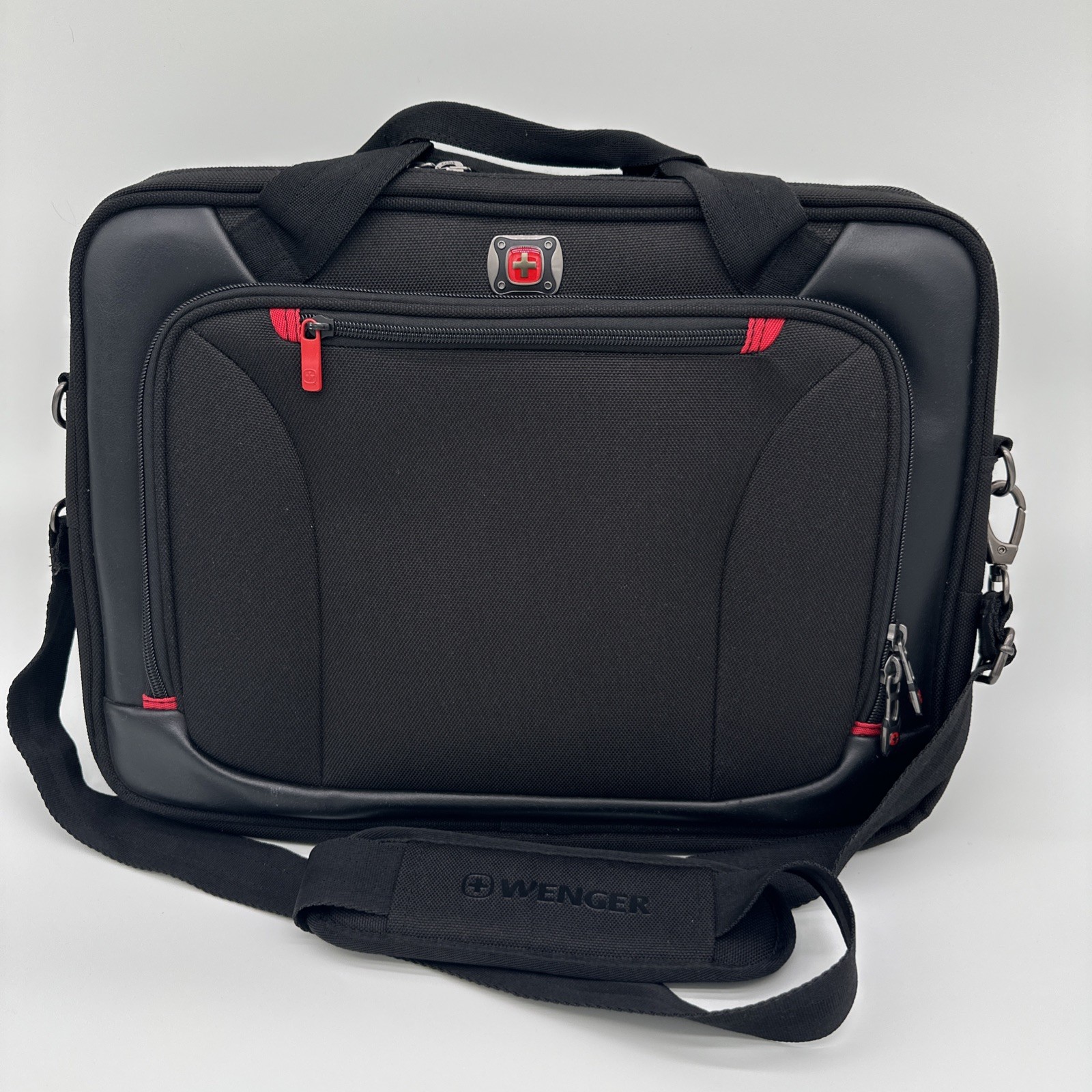 SwissGear 17 Inch Laptop Bag The Highwire Business Gear with Shoulder Strap