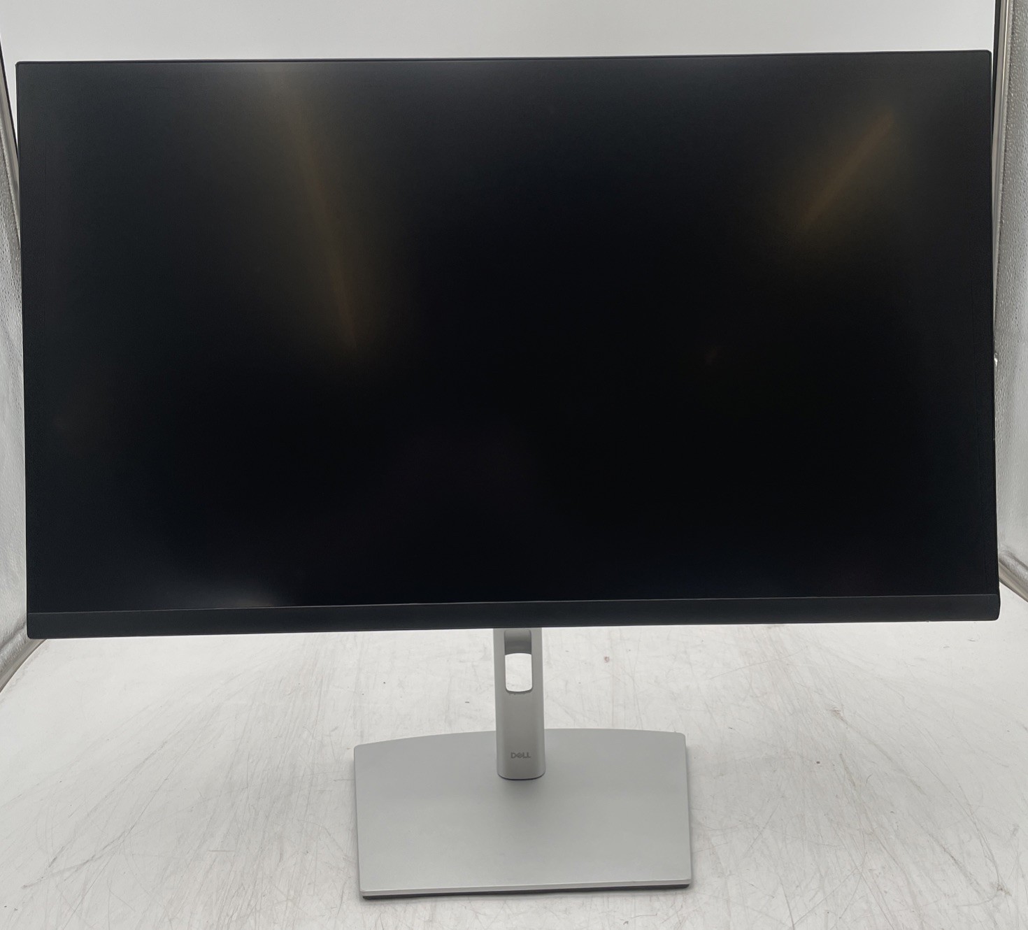 Dell P2723D 27″ QHD IPS Monitor 2560×1440 USB Hub DisplayPort HDMI W/Stand