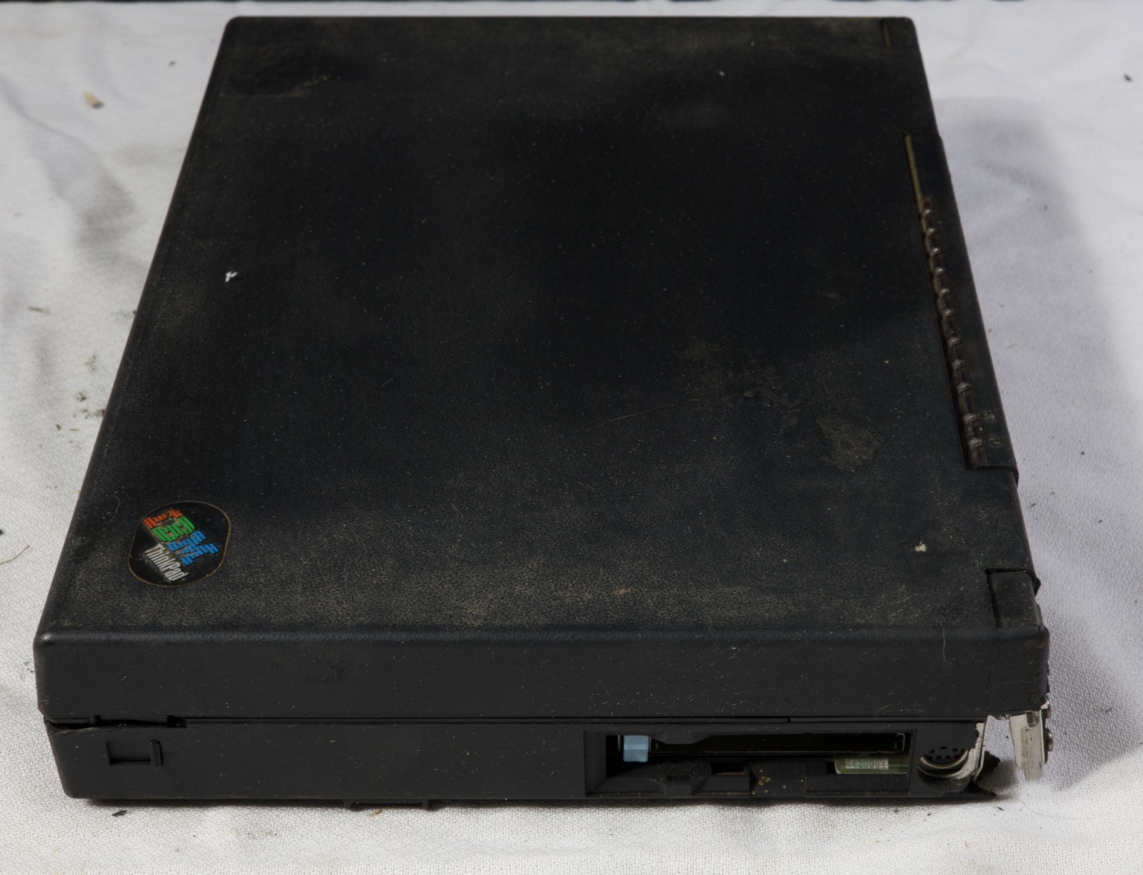 Vintage IBM ThinkPad 750C 9545-308 486SL-33 4MB RAM parts or repair 0741-Canada