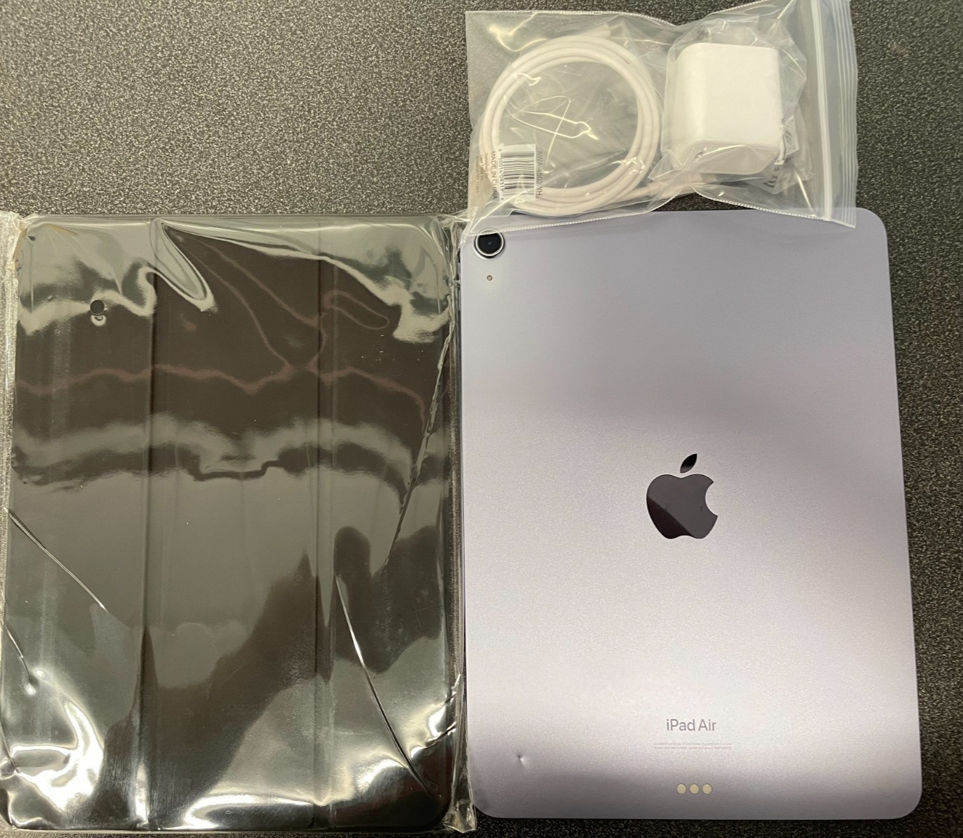 Apple iPad Air 5th Gen Wi-Fi, 10.9in – 64GB – Fair condition