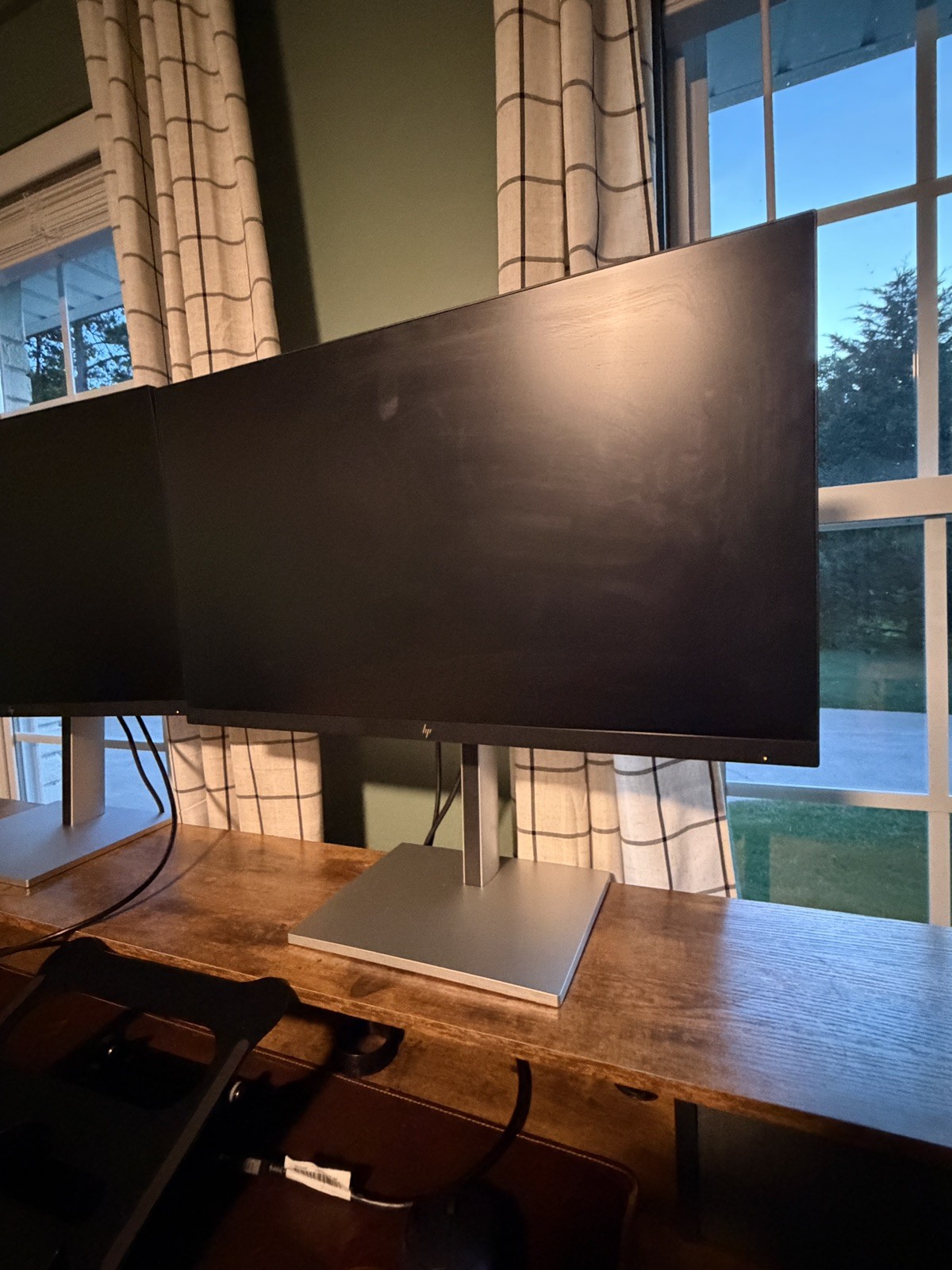 (2) HP E27 G5 FHD Monitor 27″ FHD (1920 x 1080) 50-75 Hz & HP USB-C Dock G5