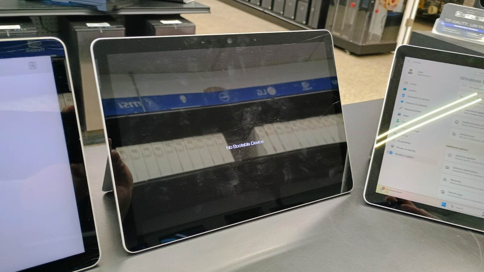 5 Surface Go 2 Core M3-8100Y 1.10GHz 8GB RAM 128GB SSD (Issues)