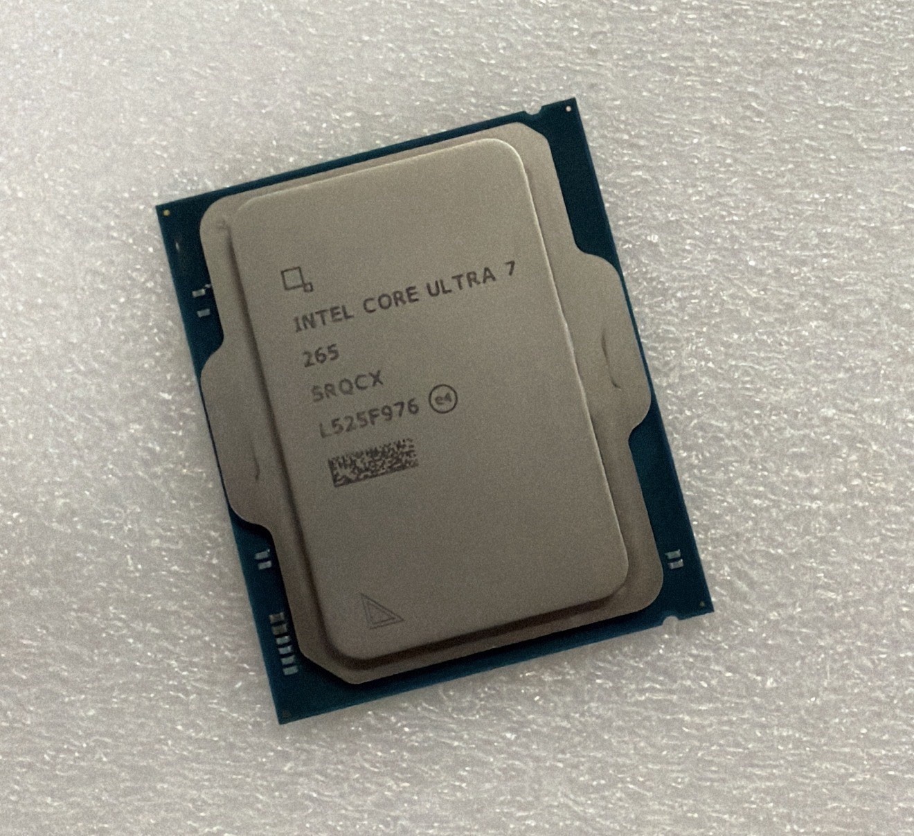 NEW Intel Core Ultra 7 265 20-core (8P + 12E) SRQCX LGA1851 CPU Processor U7-265