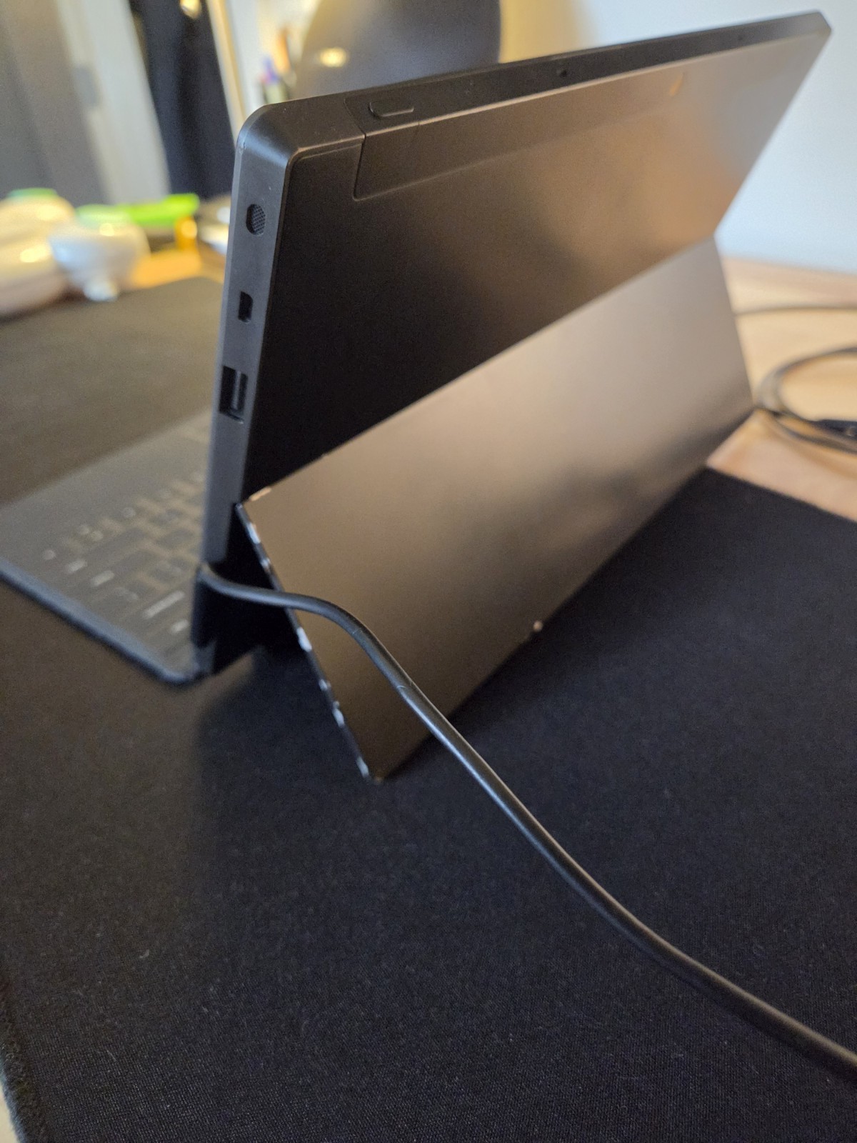 Microsoft Surface RT 1516 Quad Core 1.3GHz 2GB RAM 32GB SSD Windows 8