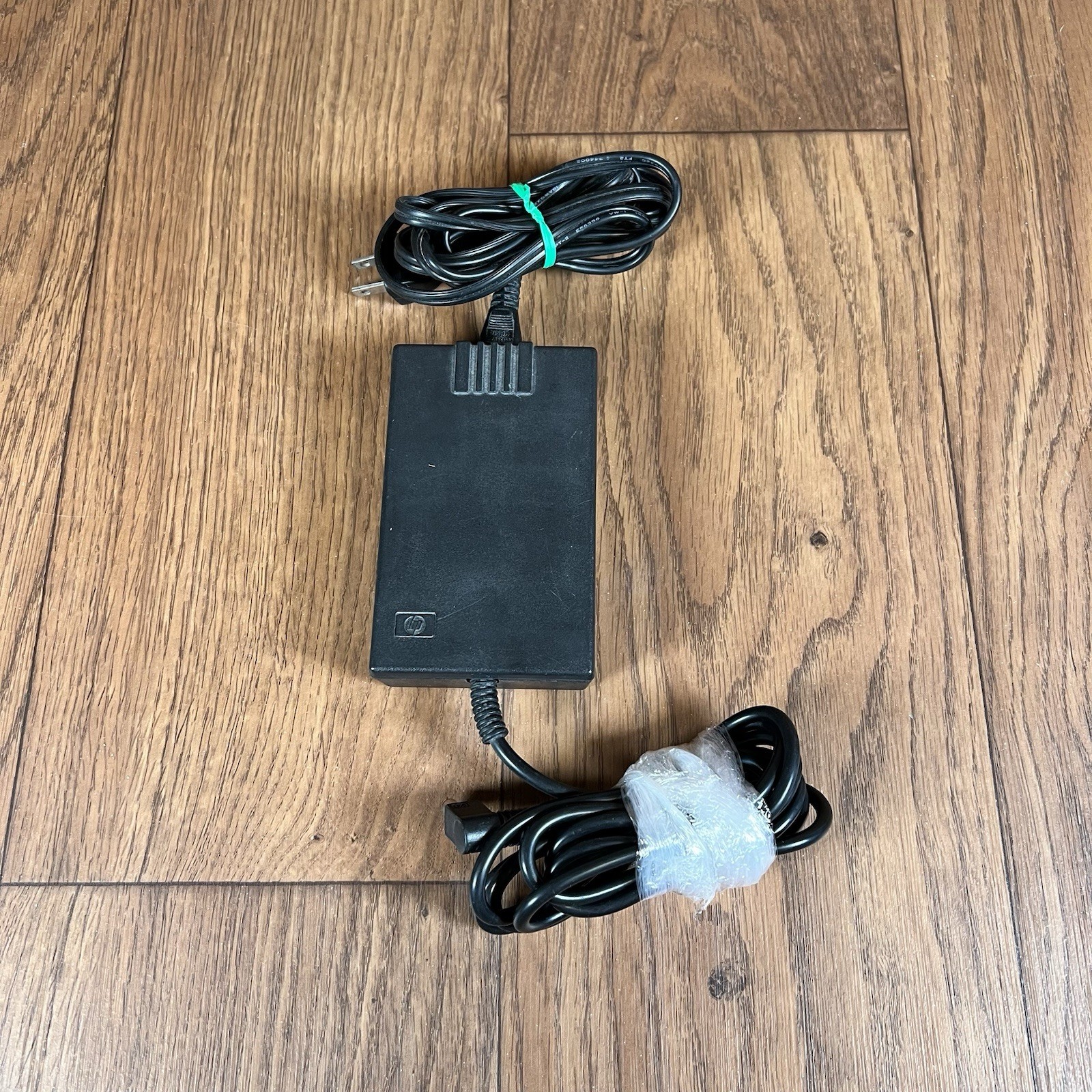 HP 0950-2435 AC Adapter 10.6V 1.32A Power Supply Used