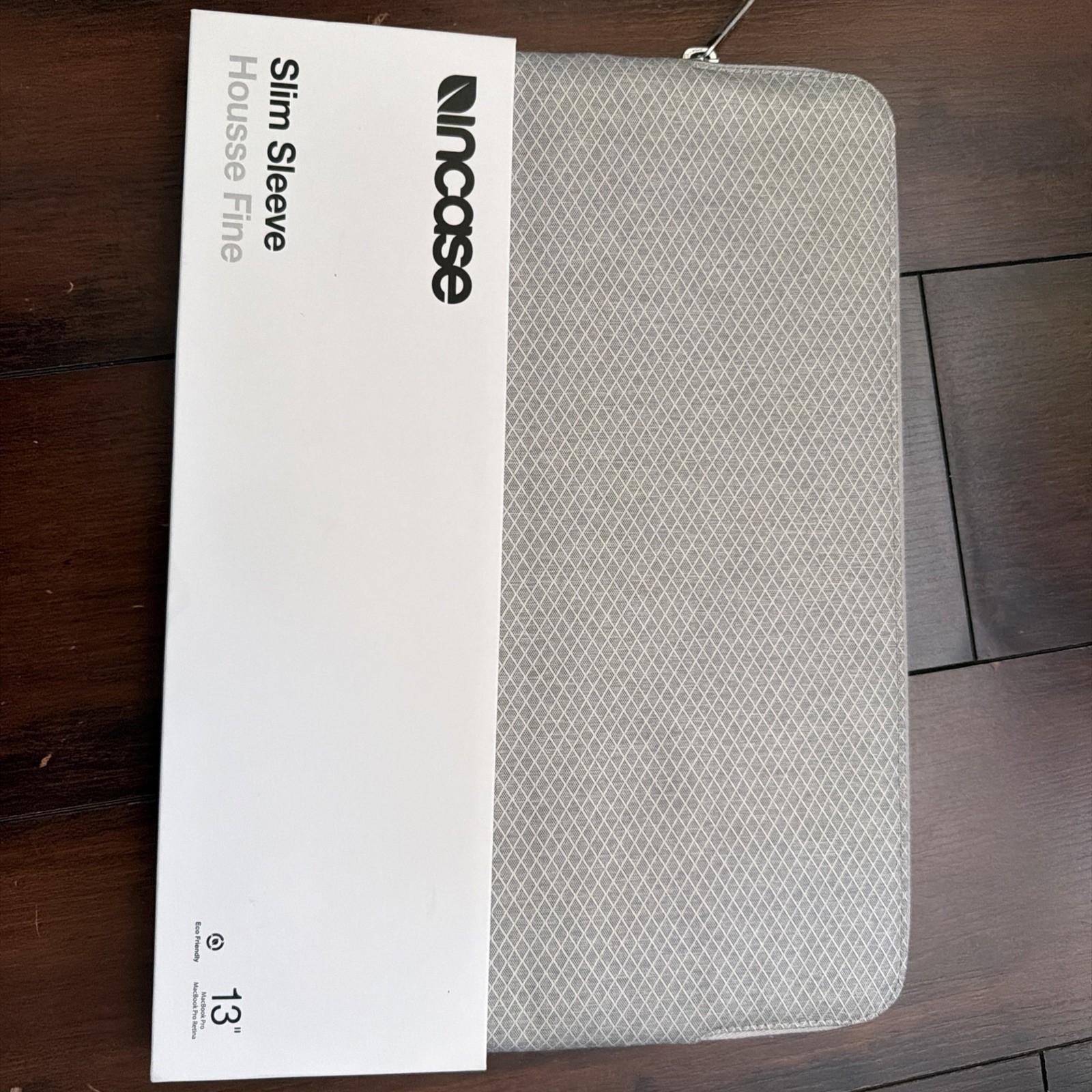 Incase Slim Sleeve MacBook 13″ Padded Zipper Slip Pouch Case – Silver