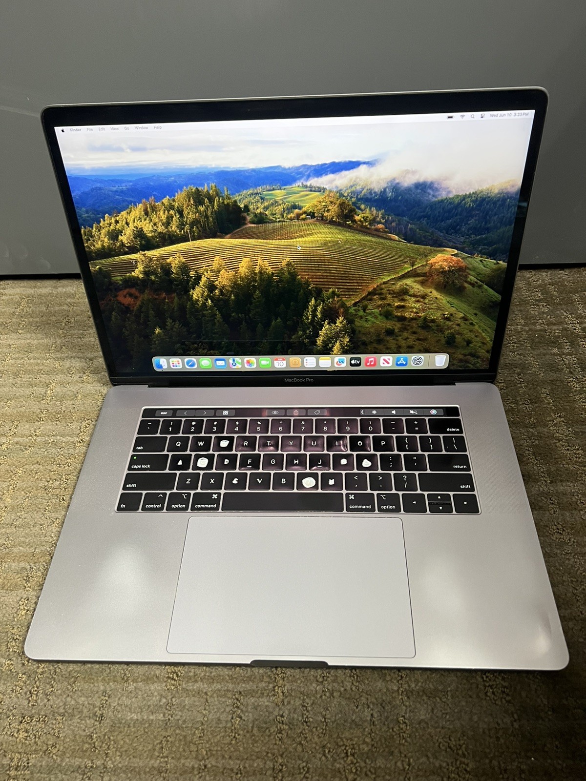 Apple MacBook Pro 2019 15” i9 *READ* 2.3GHz 500GB SSD 16GB RAM OS Sequoia 2019