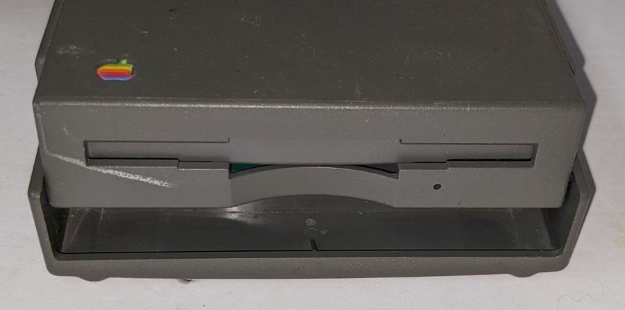 Apple HDI-20 External 1.4MB Floppy Disk Drive – Great Condition