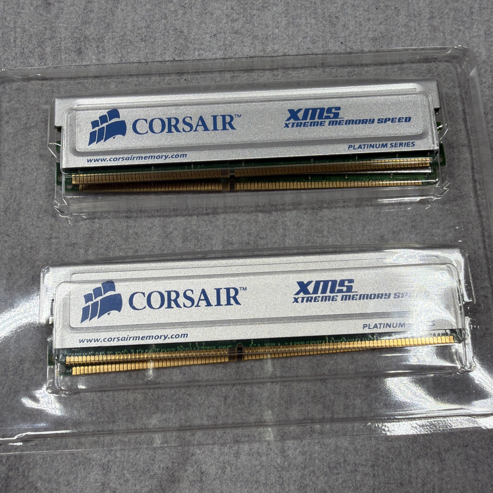 CORSAIR XMS Platinum Series Memory CMX1024-3200C2PT XMS3200 1024MB 400MHz