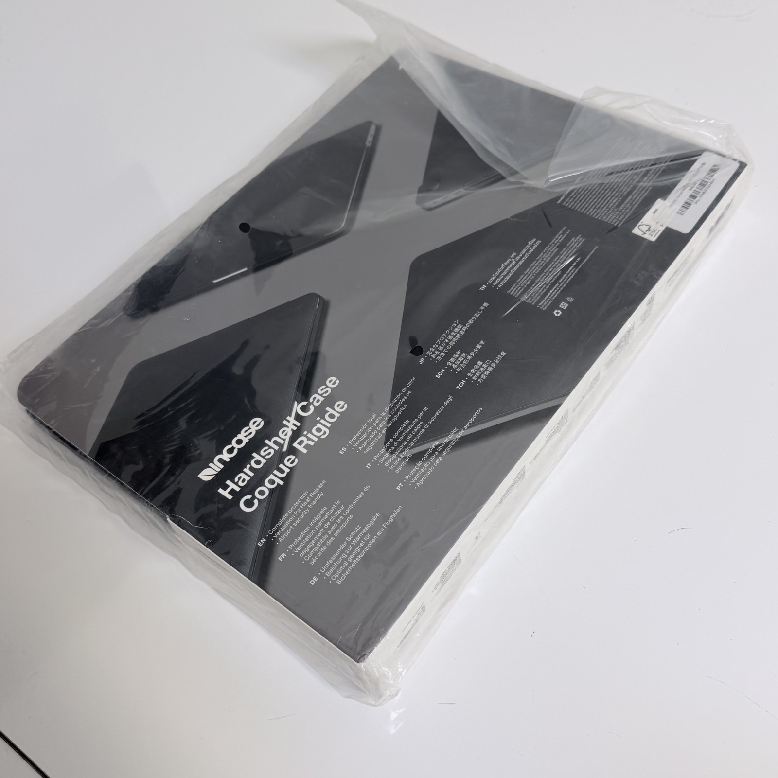 New Incase Hardshell Case for 2020 MacBook Pro 13″ Black INMB200629-BLK
