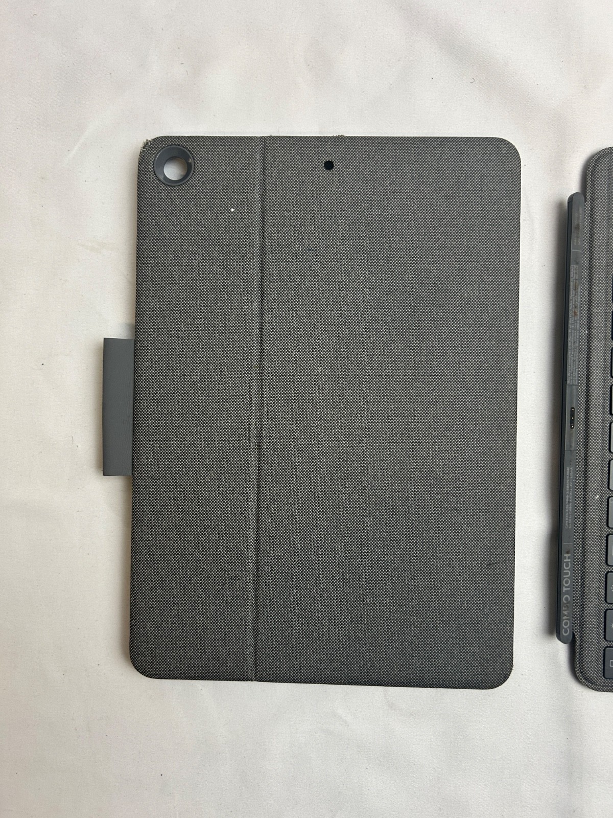 Logitech – Combo Touch Keyboard Folio for Apple iPad 10.2″ (7th, 8th & 9th Gen)