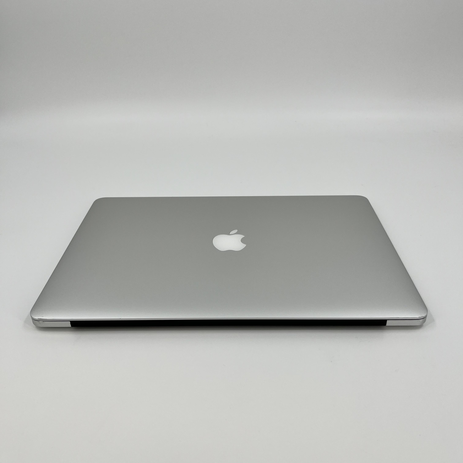 Apple MacBook Pro 15 Retina Mid 2015 2.5GHz Intel Core i7 4th Gen 16GB 512GB
