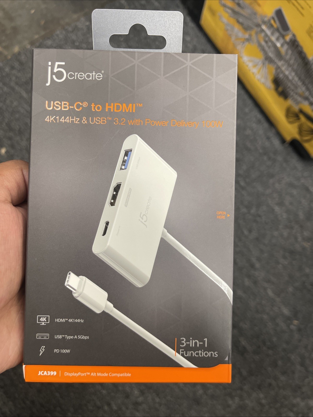 J5create Usb-C To Hdmi 4K144hz Usb 3.2 With Power Delivery 100W