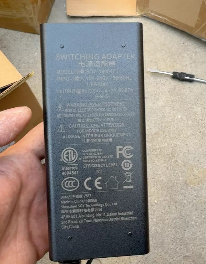 SOY SOY-1900473 19V 4.73A 89.87W 5.5*2.5mm Power Supply Adapter Charger