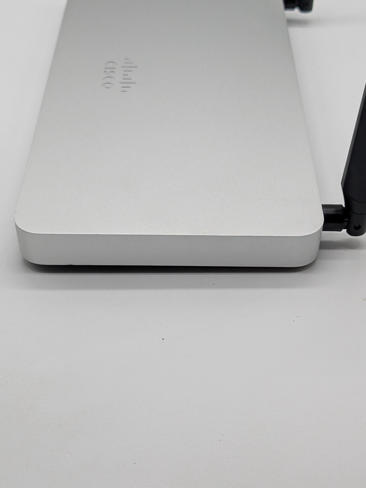 Cisco Meraki MX68CW Firewall MX68CW-HW-NA W/Antennas Registration Status Unknown