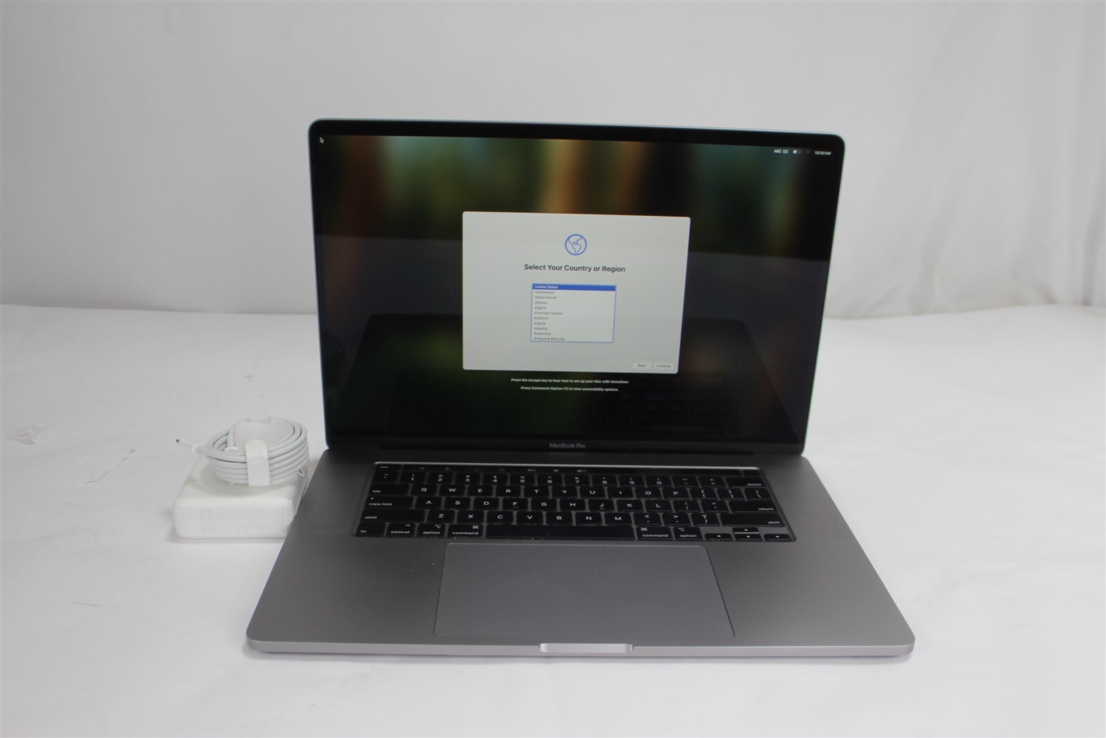 Apple MacBook Pro 2019 16″ i9-9880H 16GB RAM 1TB SSD AMD Radeon Pro 5500M A2141