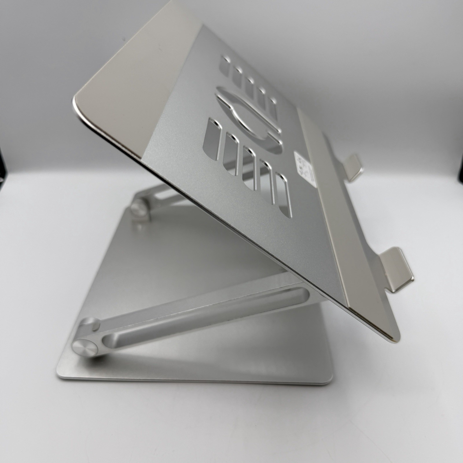 Lamicall Adjustable Aluminum Laptop Tablet Stand – LN09-Silver – Nice